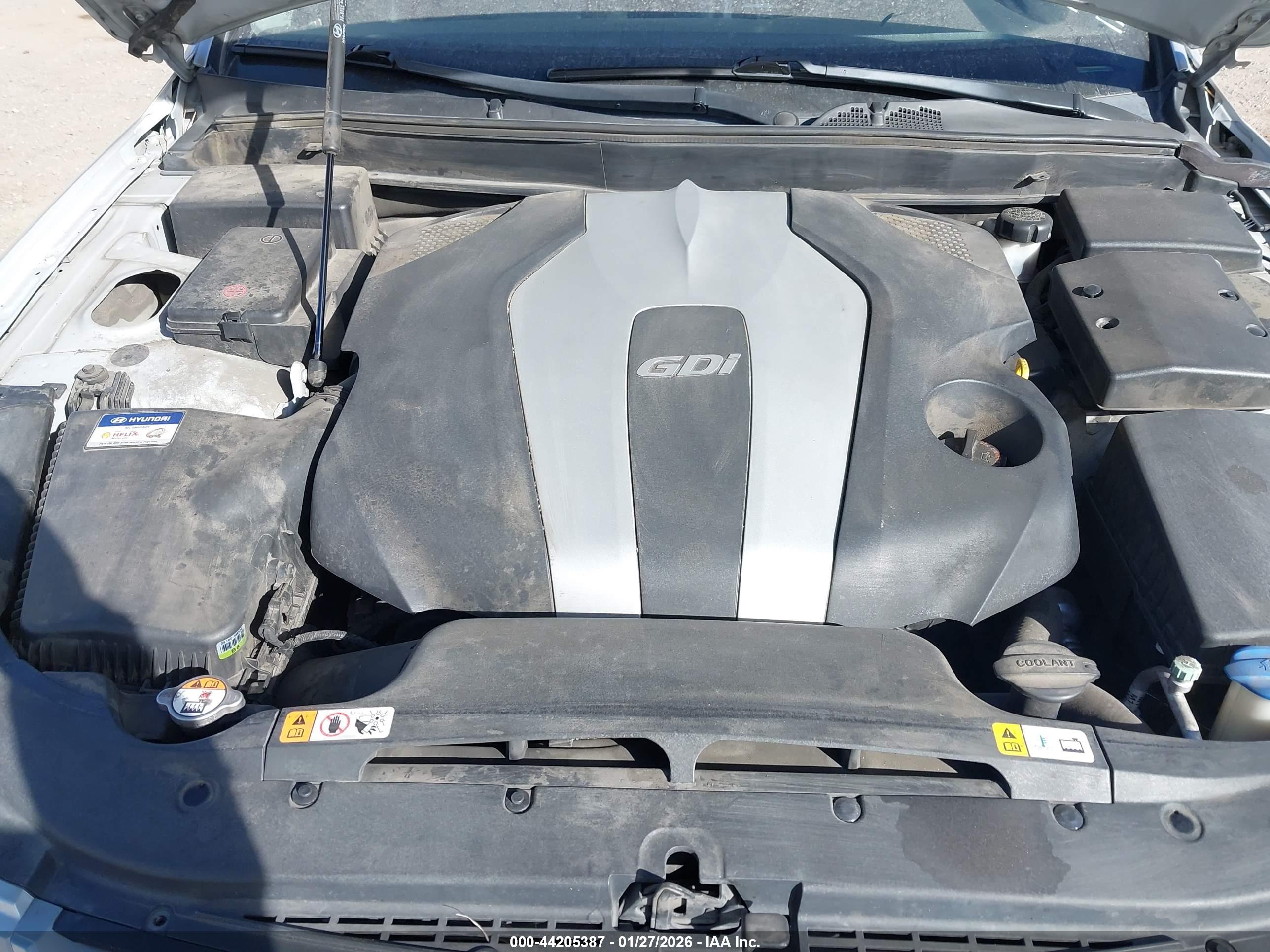 HYUNDAI GENESIS image 10