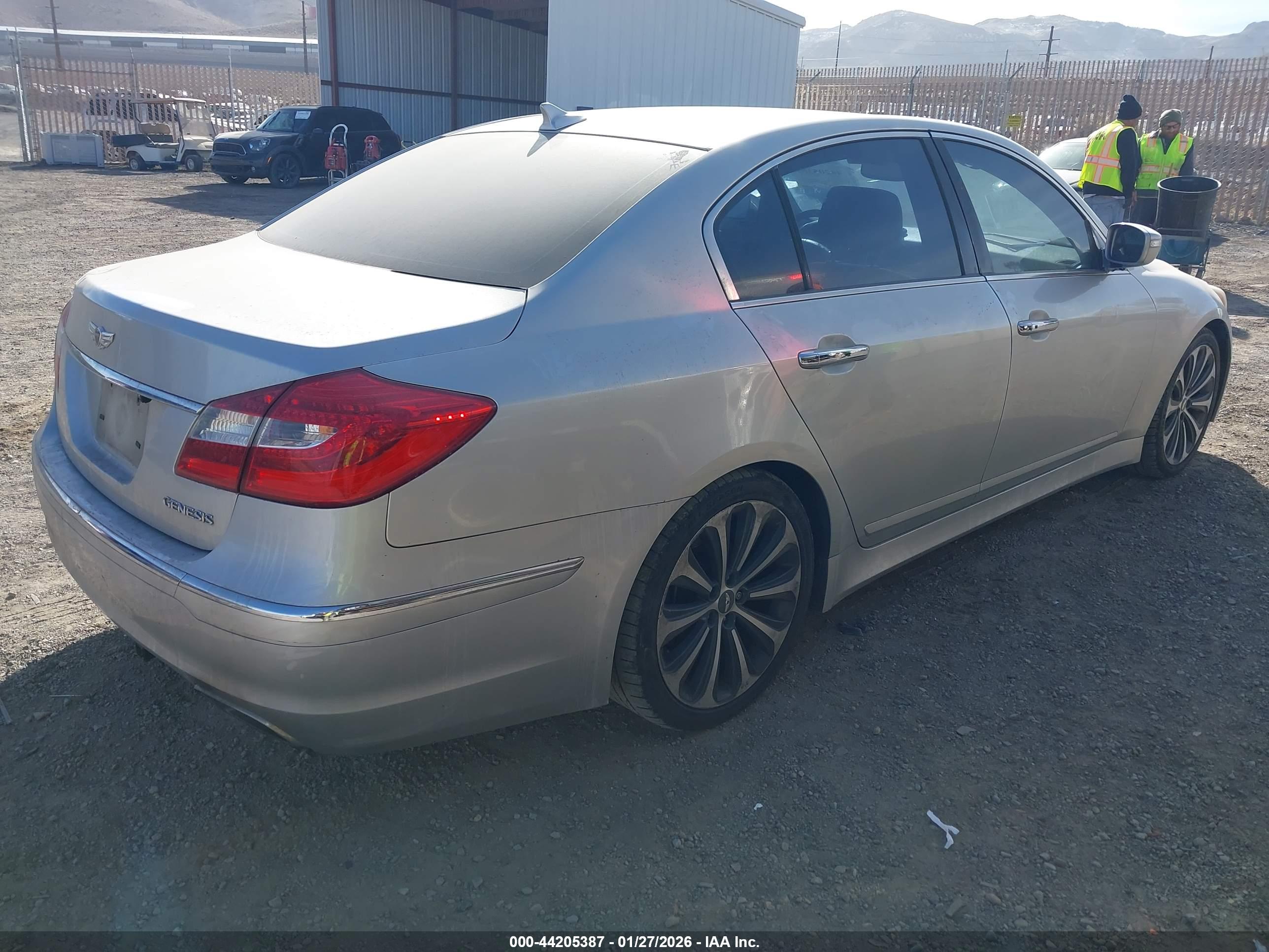 HYUNDAI GENESIS image 4