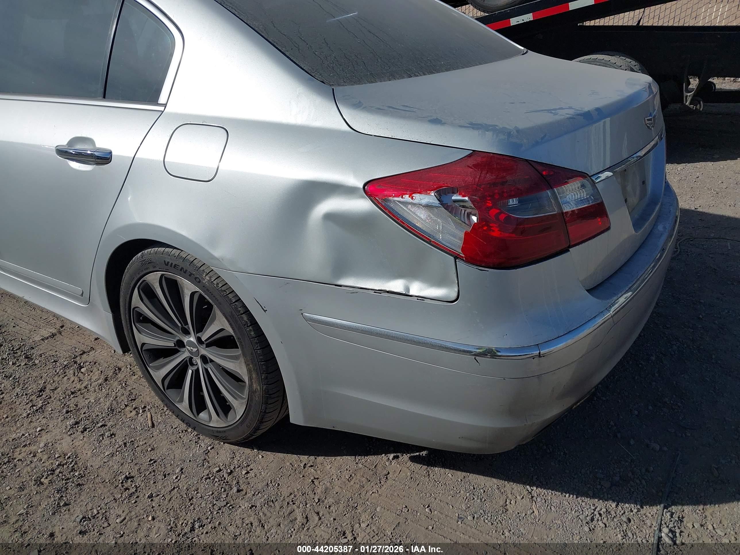 HYUNDAI GENESIS image 6