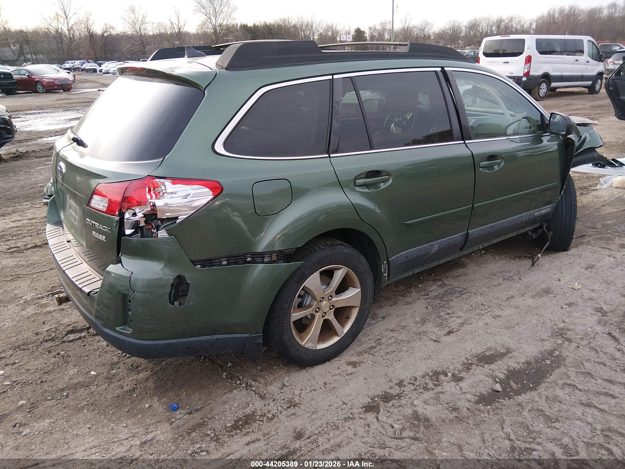 SUBARU OUTBACK image 4