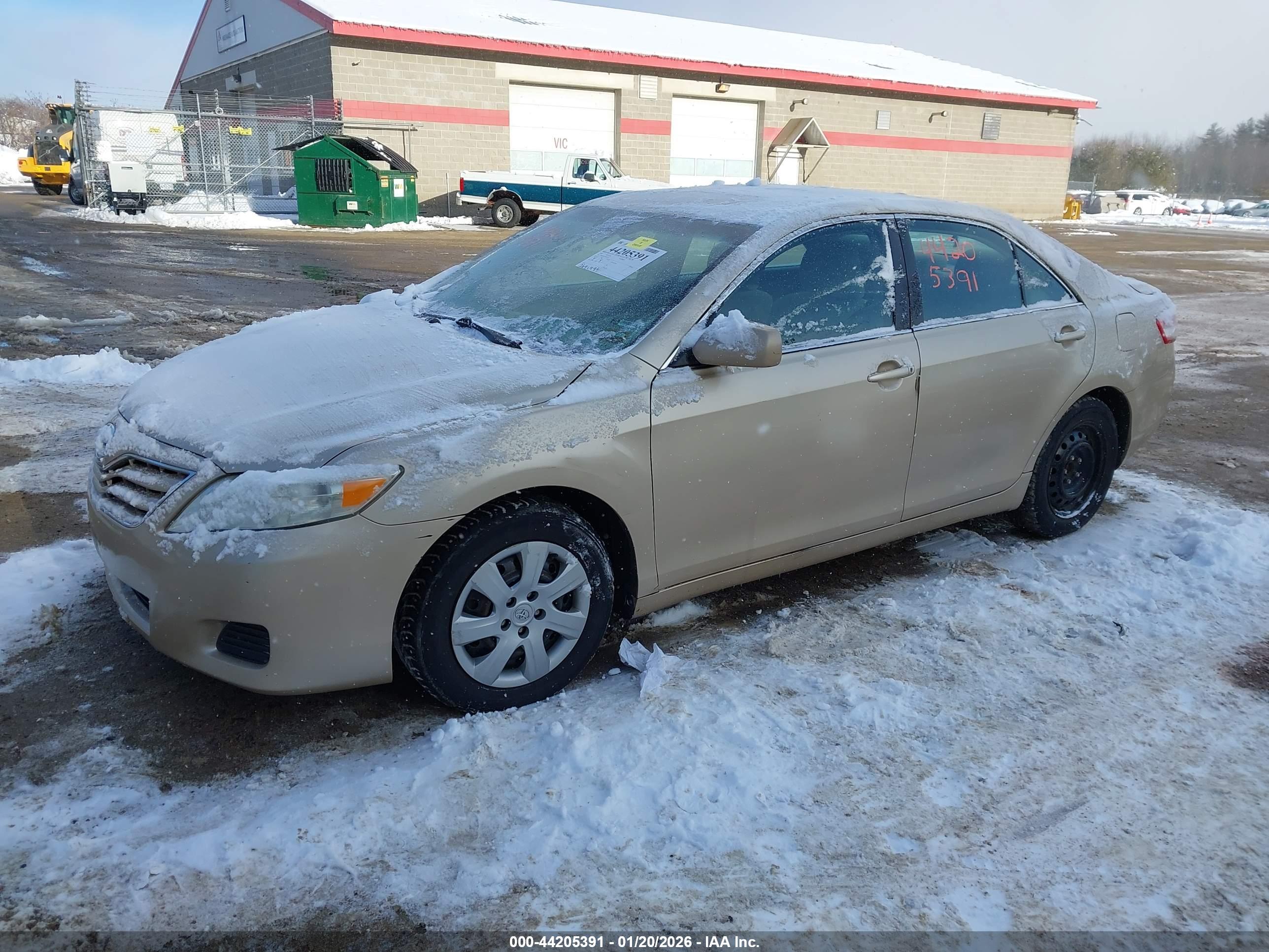 TOYOTA CAMRY image 2