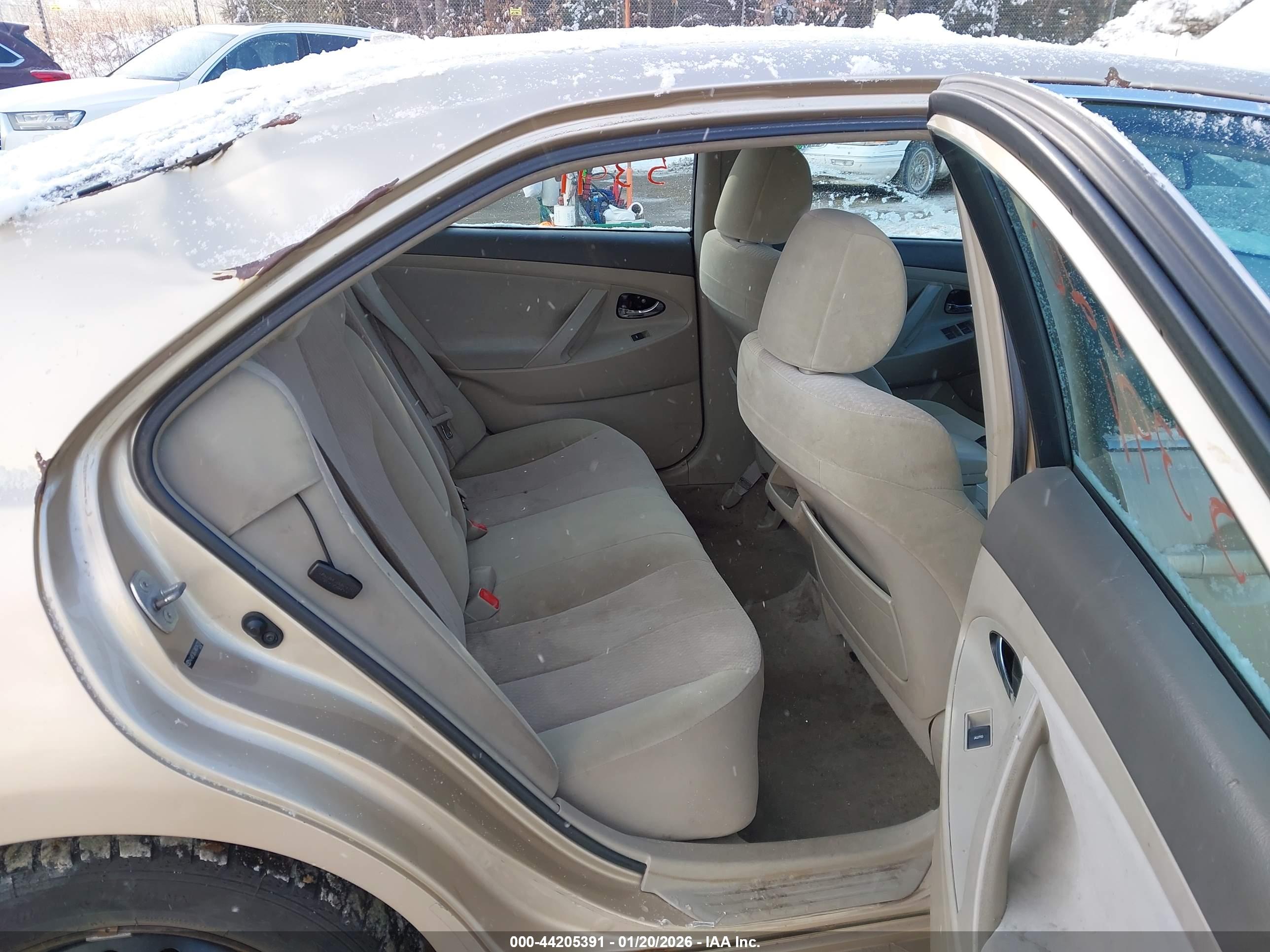 TOYOTA CAMRY image 8