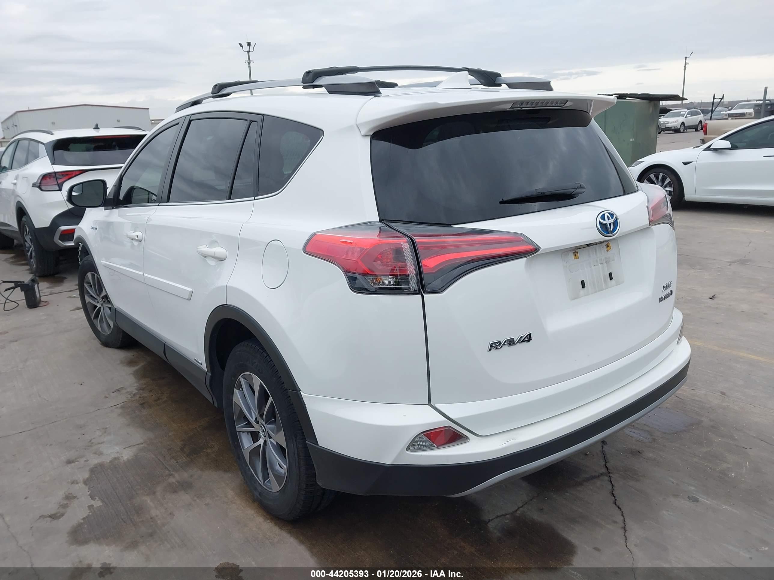 TOYOTA RAV4 image 3