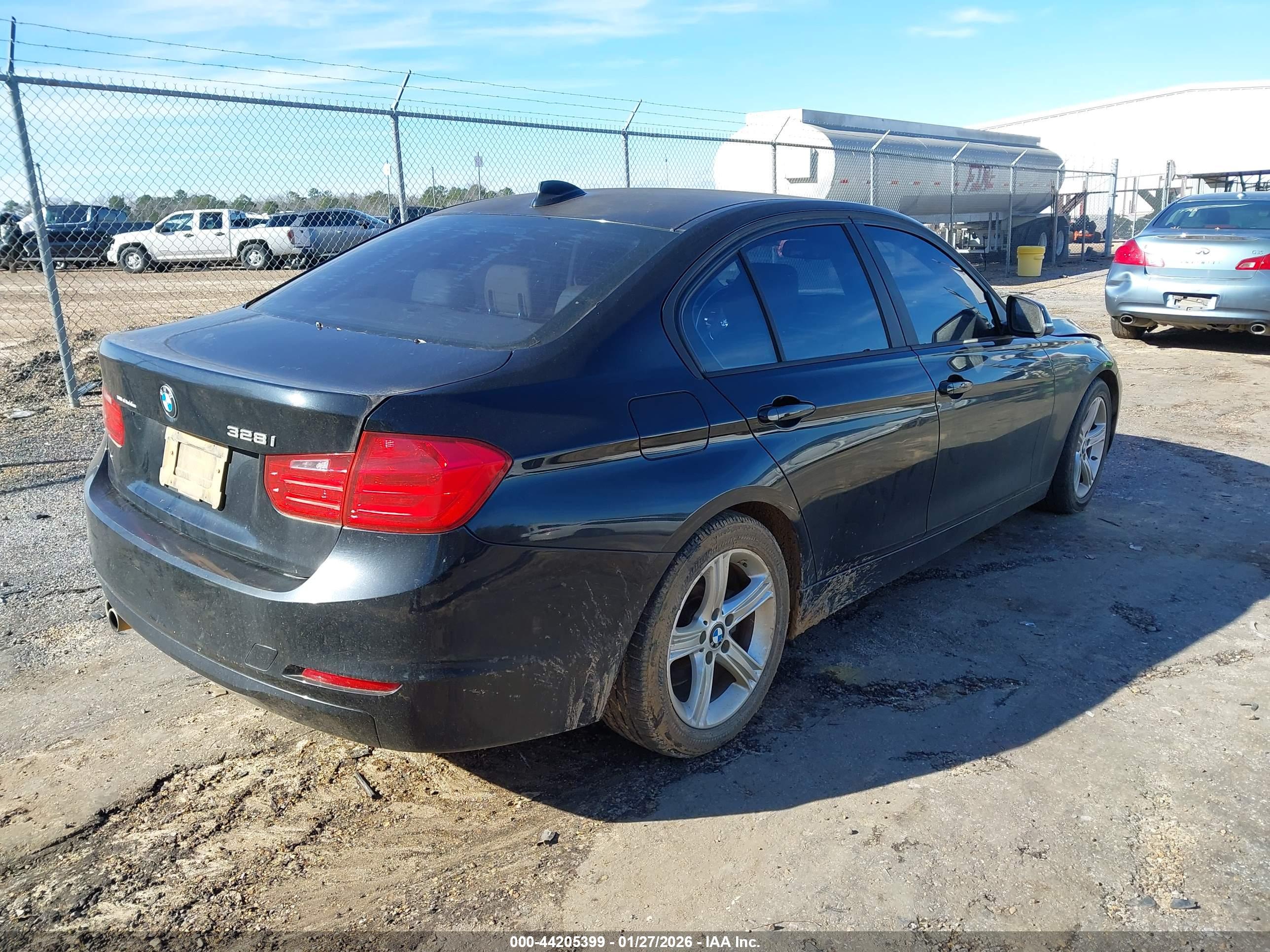 BMW 328I image 4