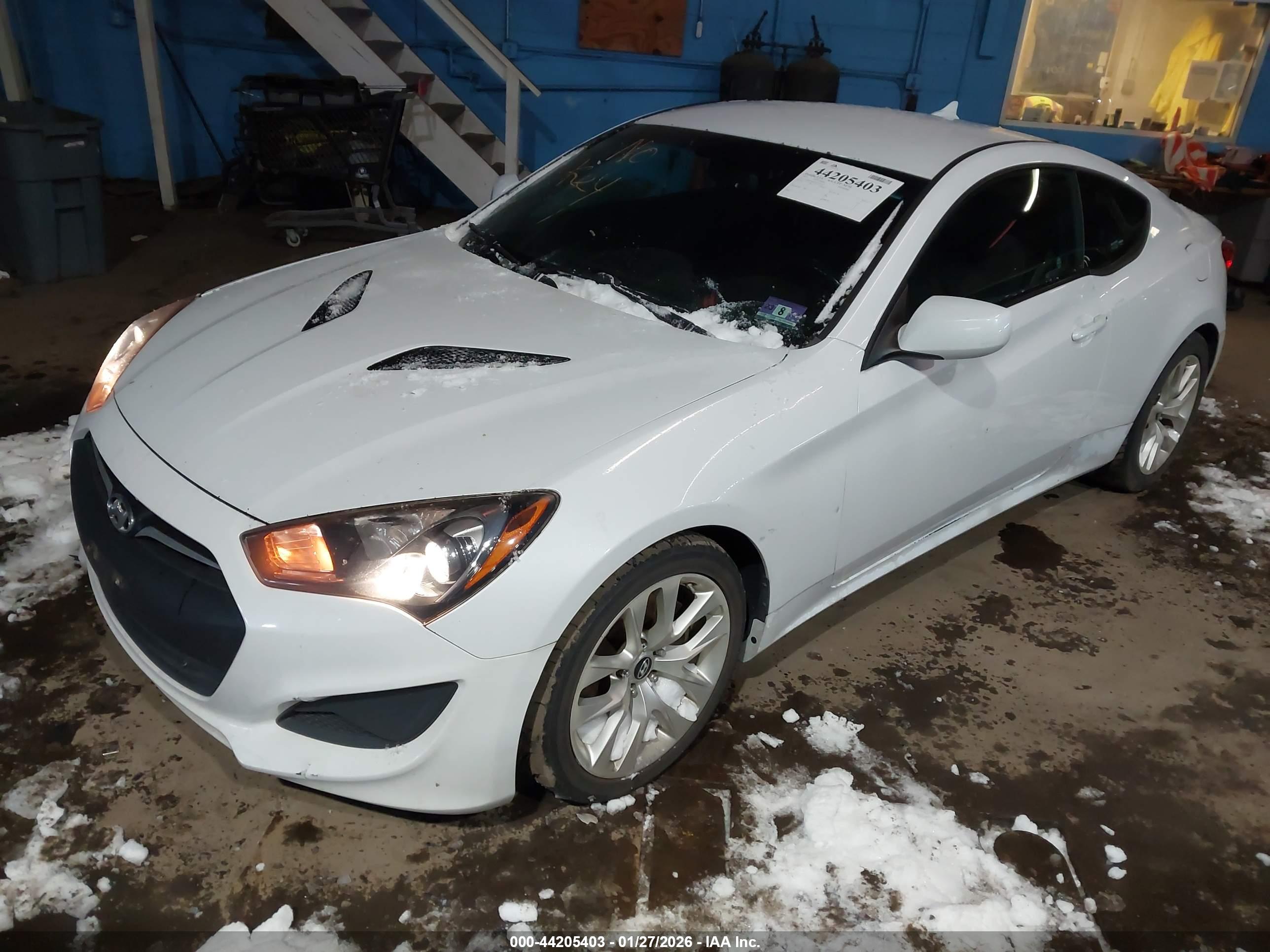 HYUNDAI GENESIS image 2
