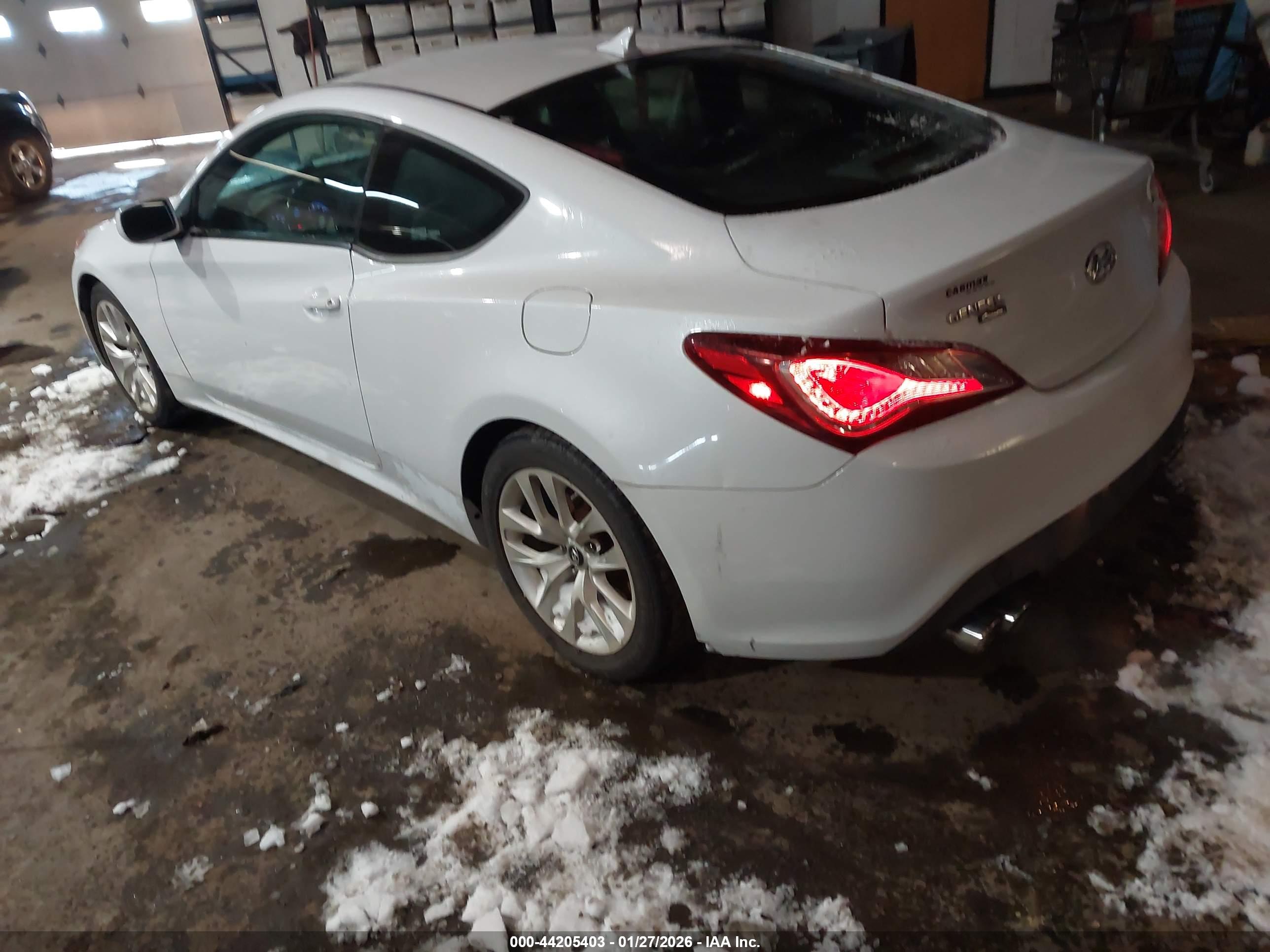 HYUNDAI GENESIS image 3