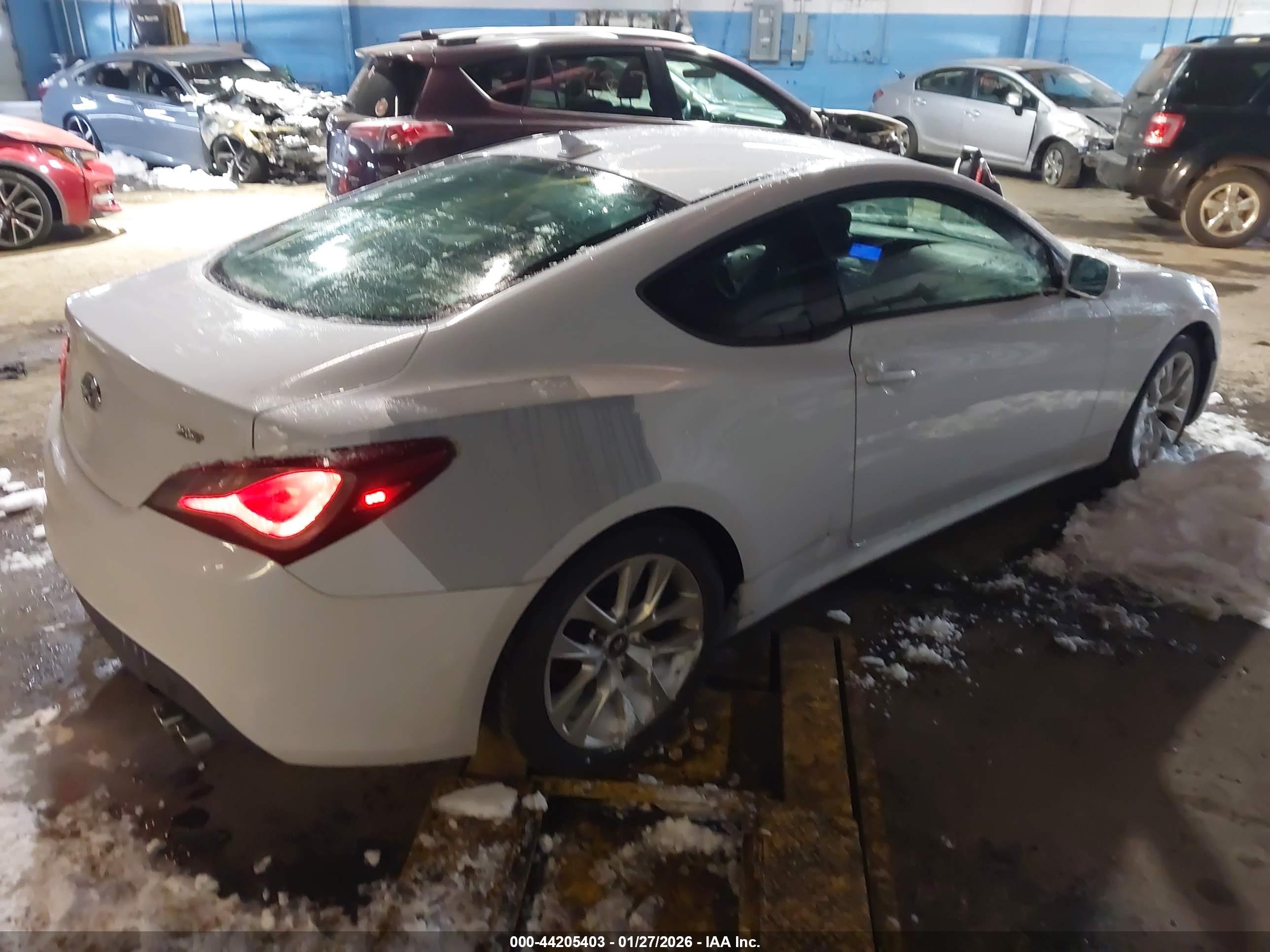 HYUNDAI GENESIS image 4