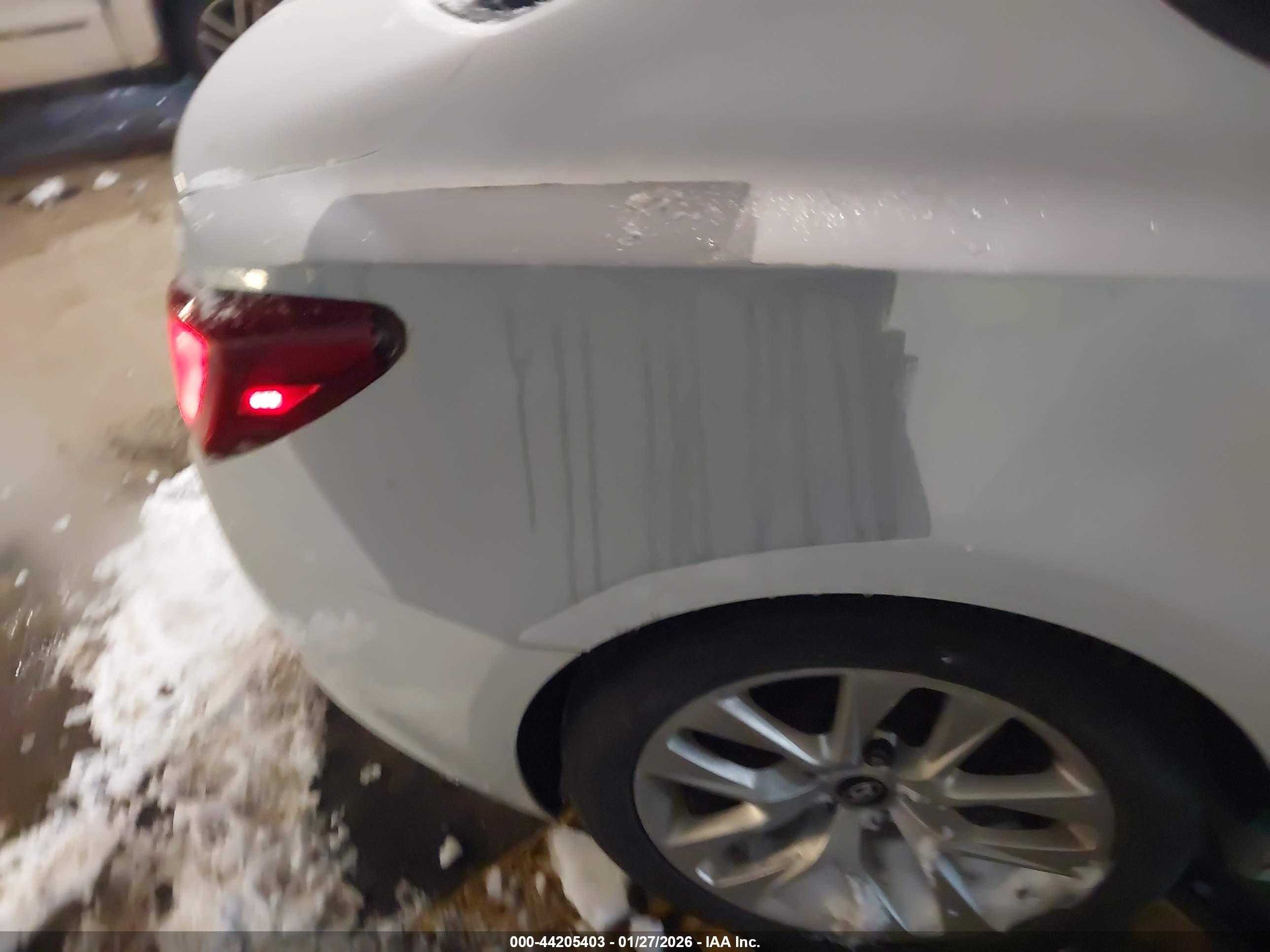 HYUNDAI GENESIS image 6