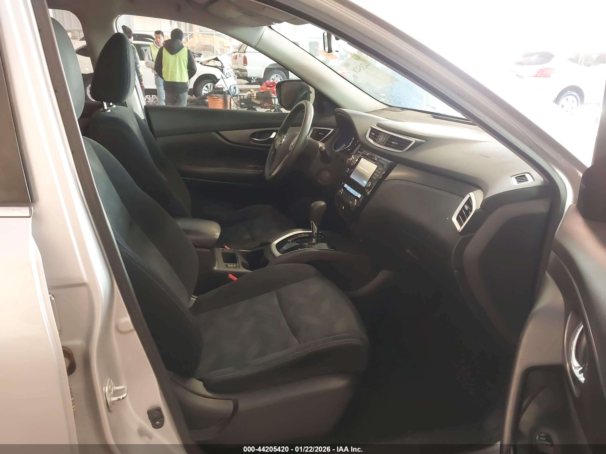 NISSAN ROGUE image 5
