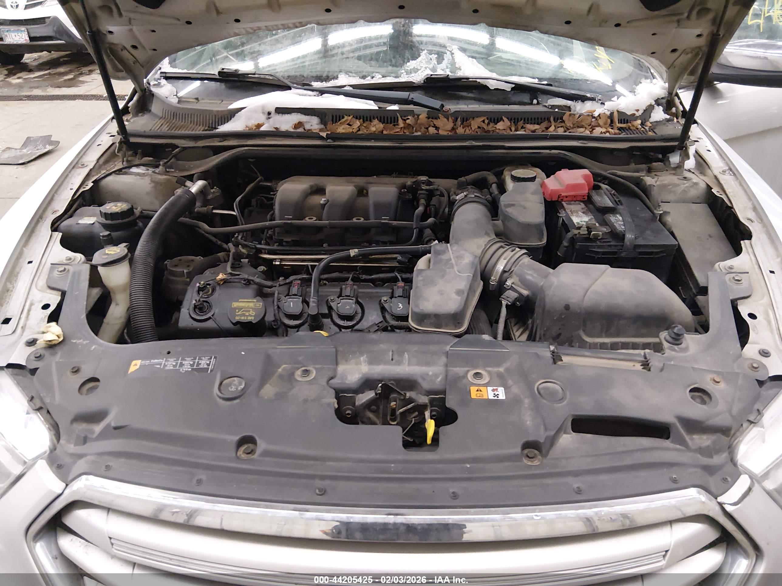 FORD TAURUS image 10