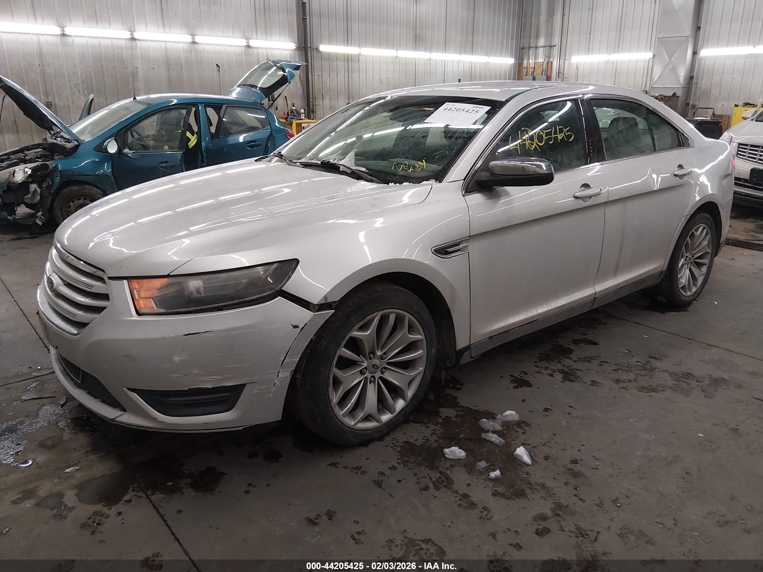 FORD TAURUS image 2