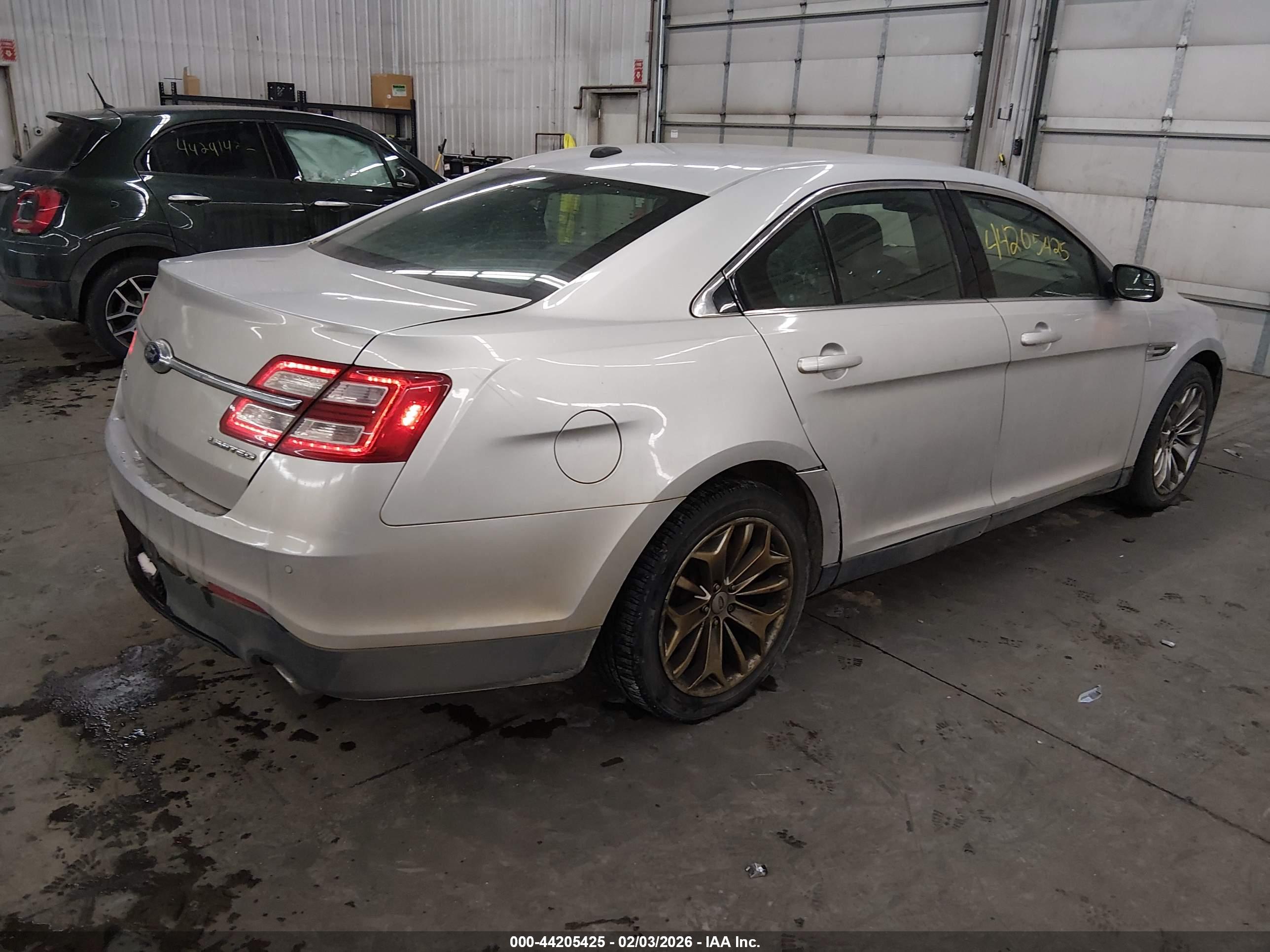 FORD TAURUS image 4
