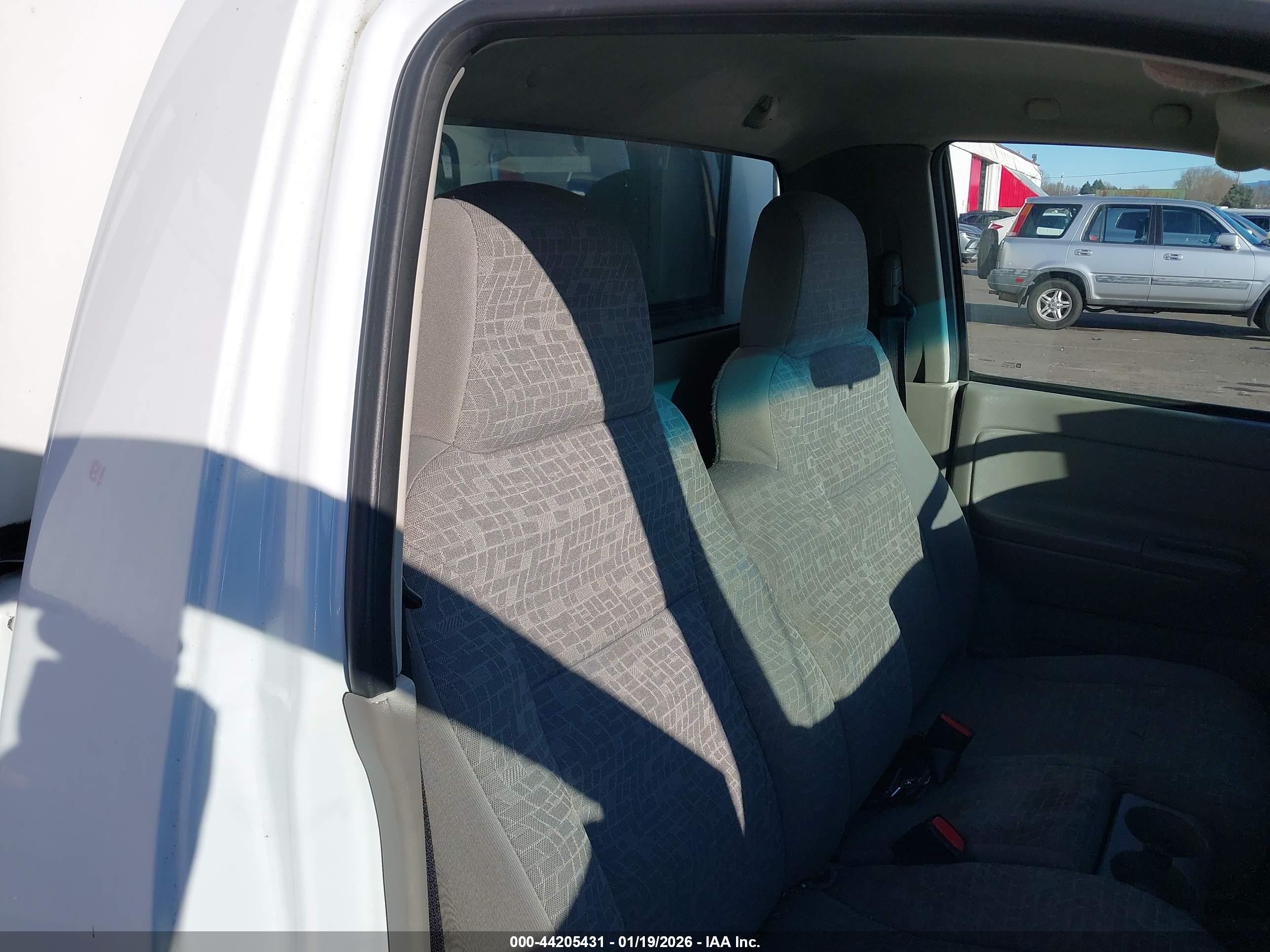GMC CANYON image 8