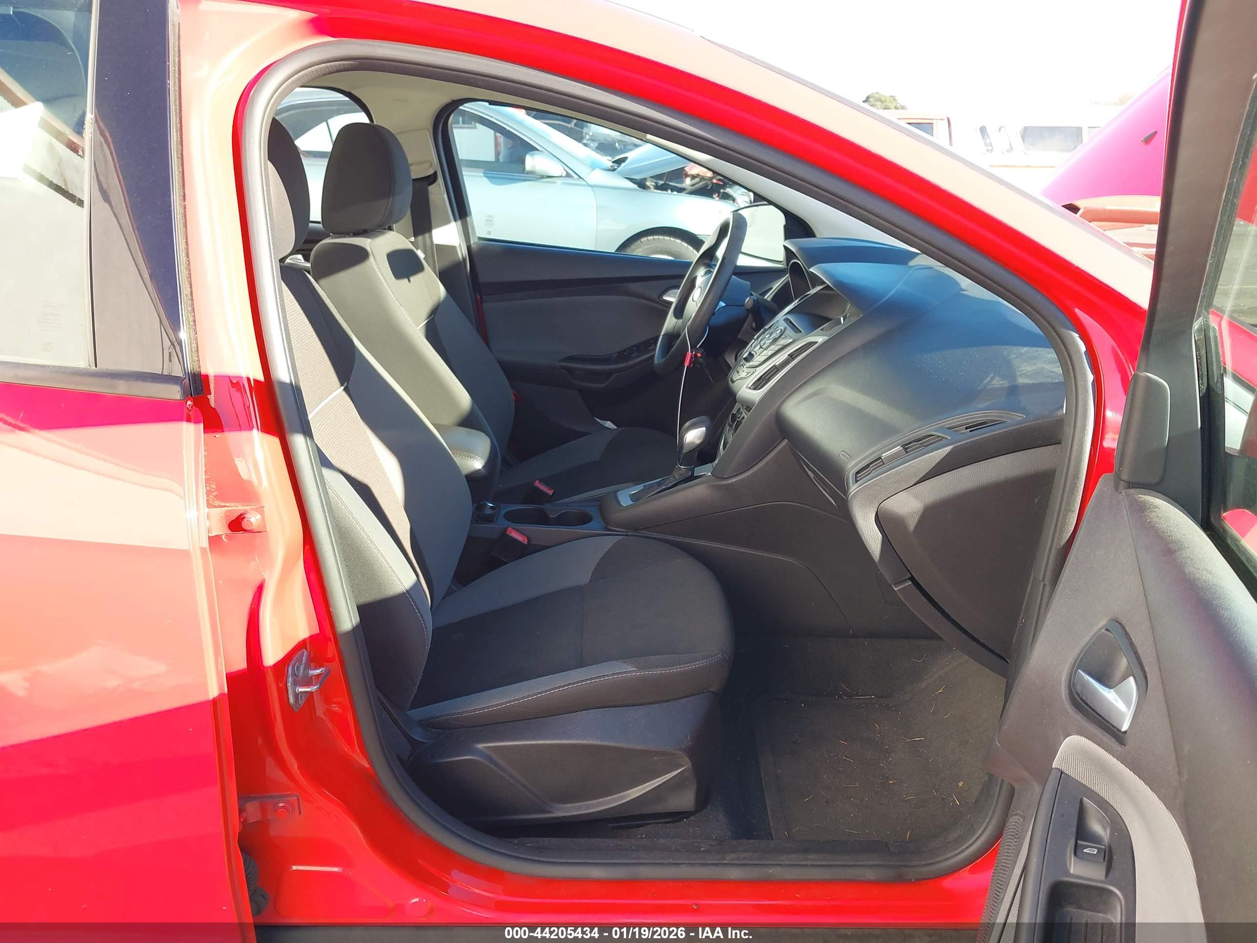 FORD FOCUS image 5