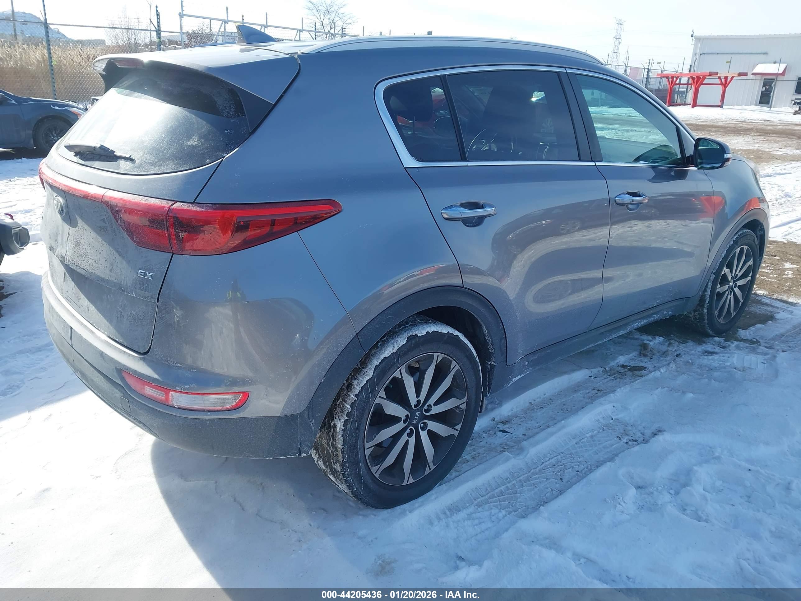 KIA SPORTAGE image 4
