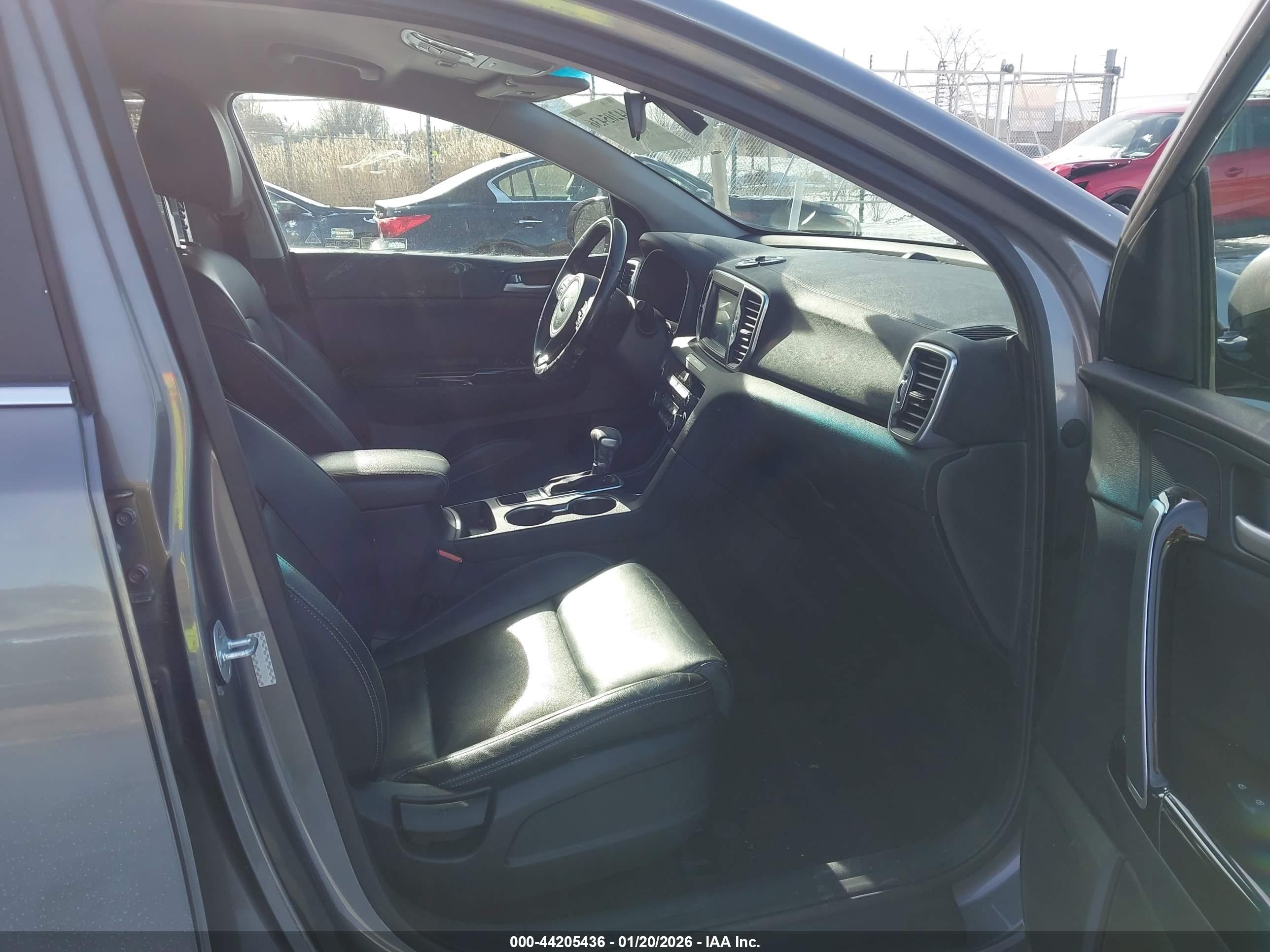 KIA SPORTAGE image 5