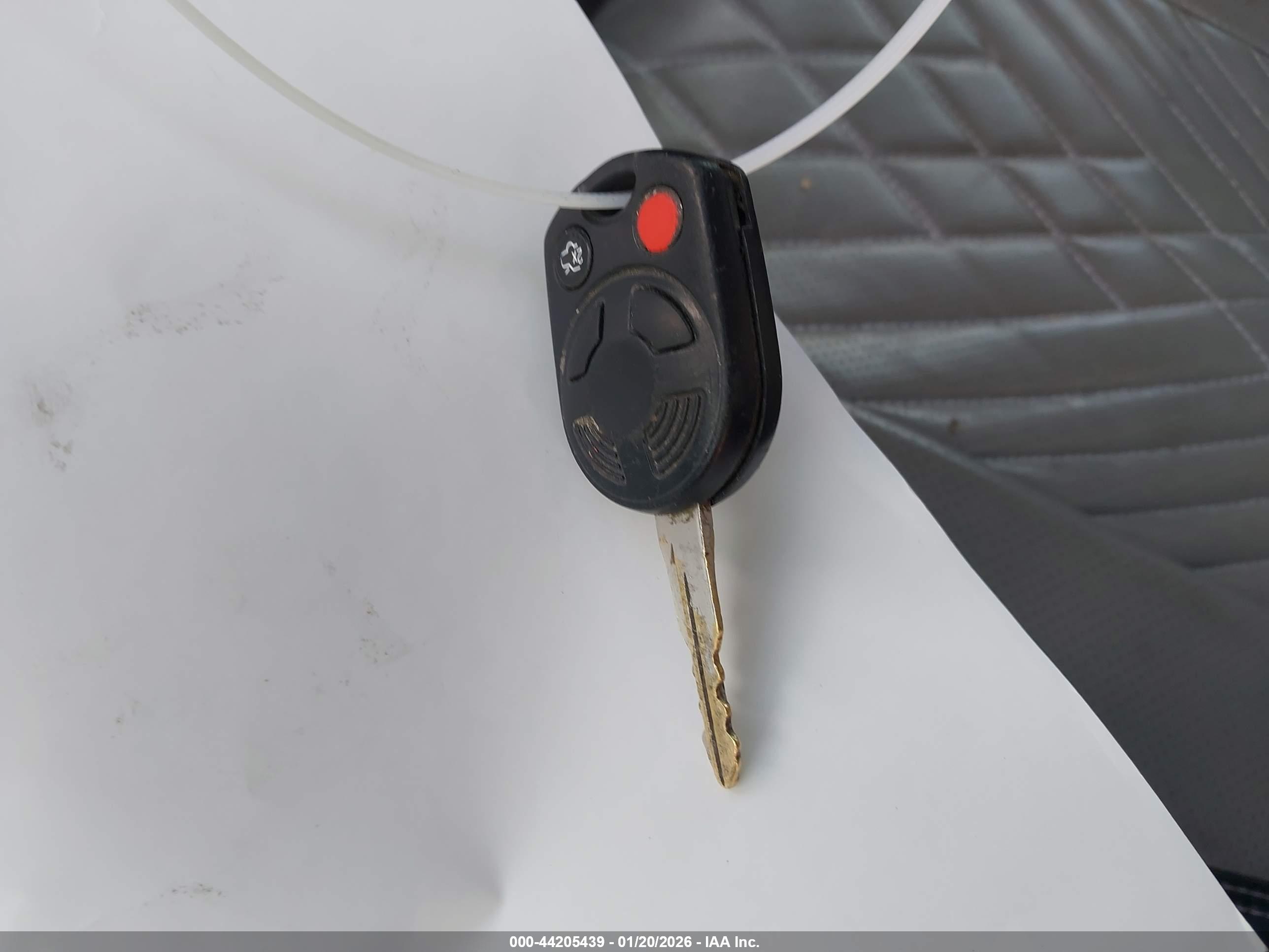 FORD ESCAPE image 11