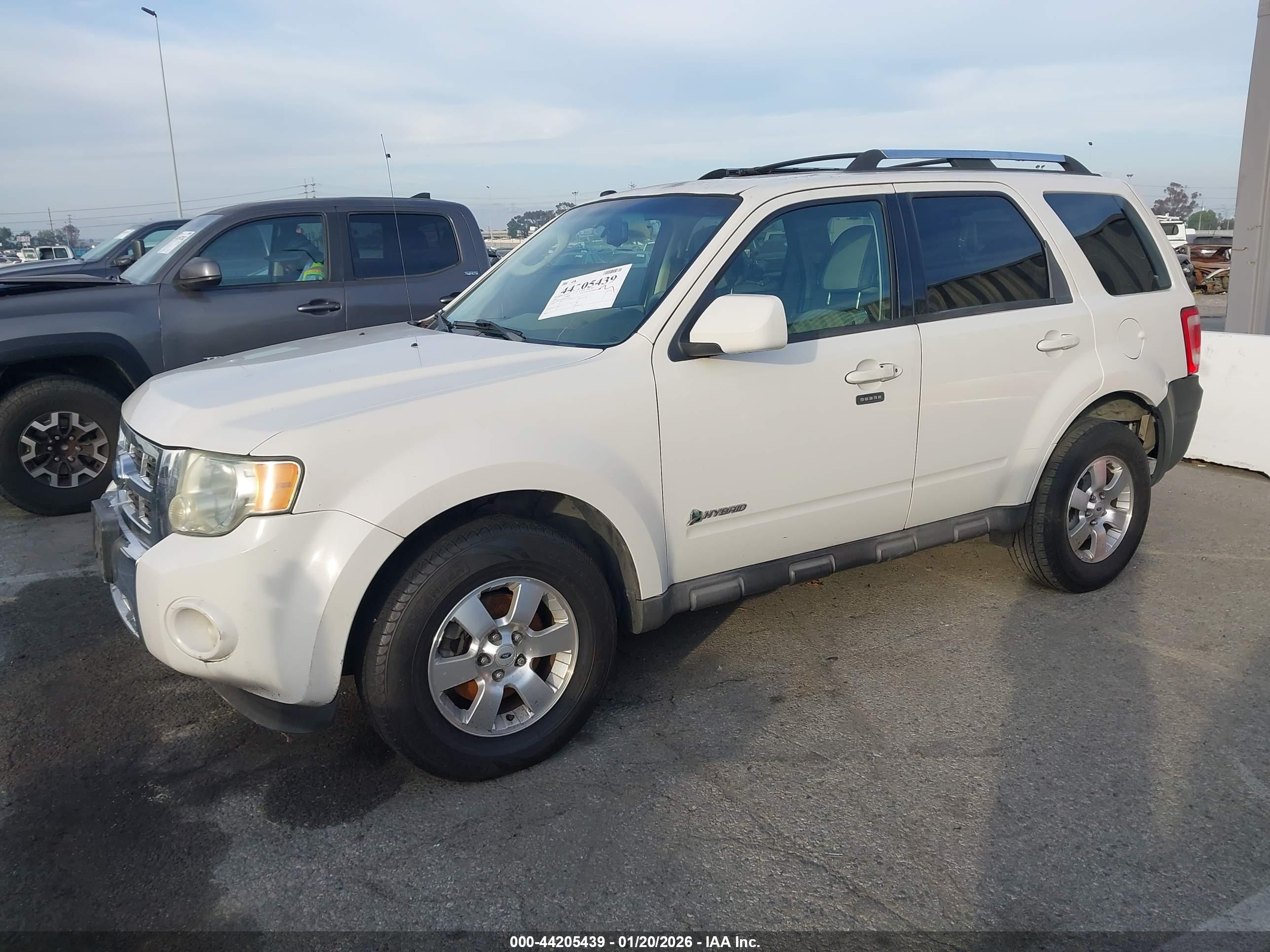 FORD ESCAPE image 2