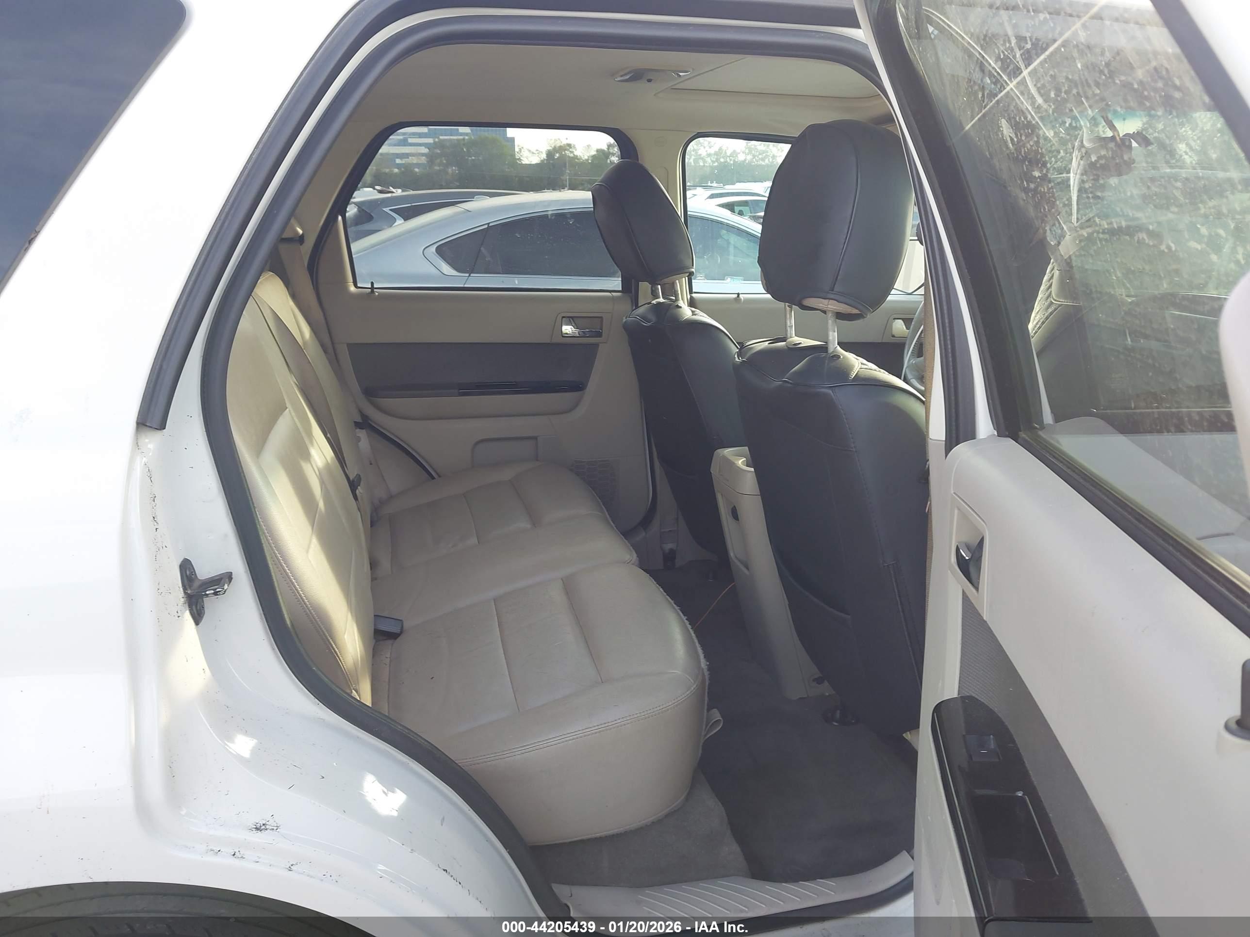 FORD ESCAPE image 8