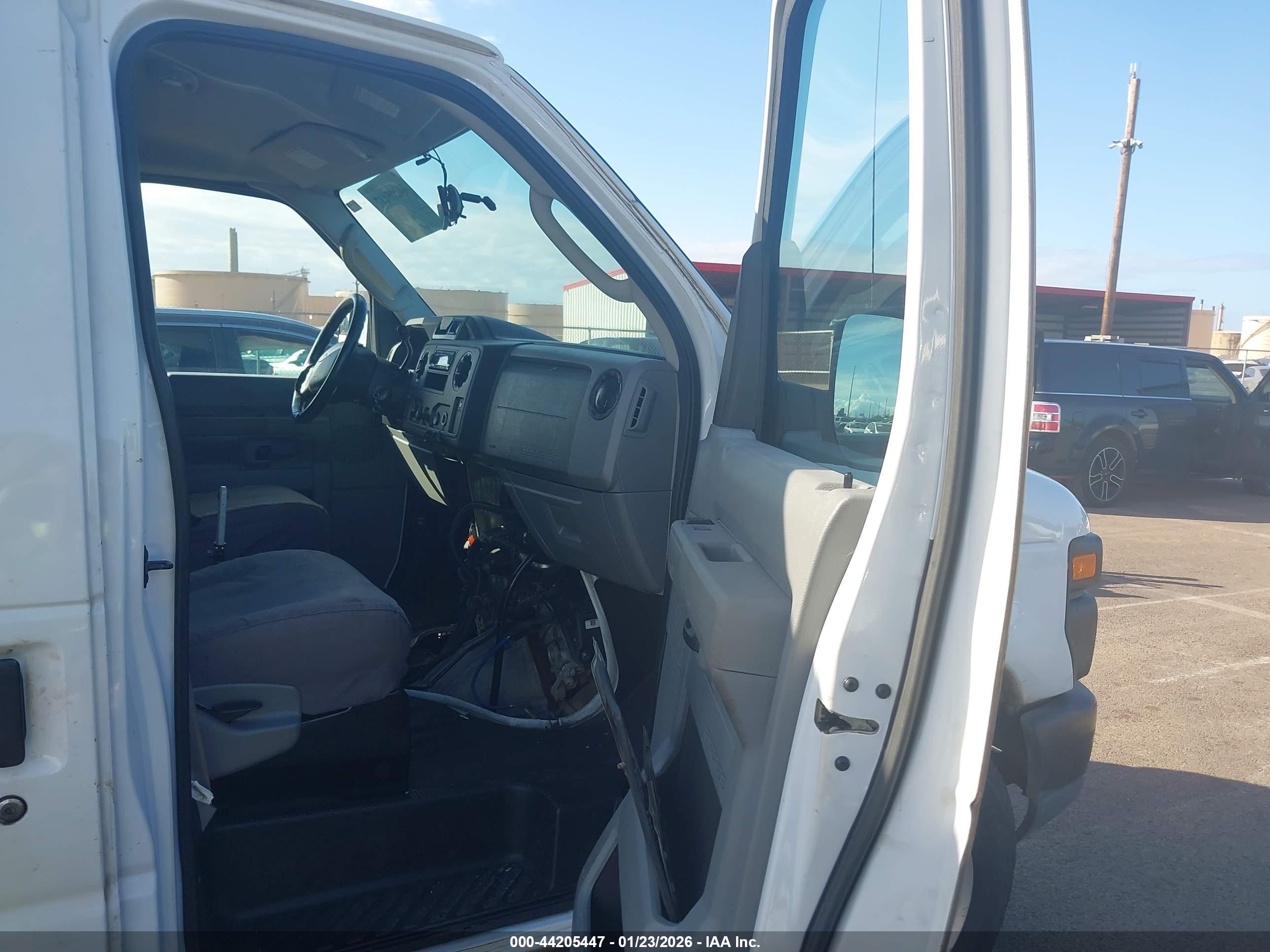 FORD E-350 image 5