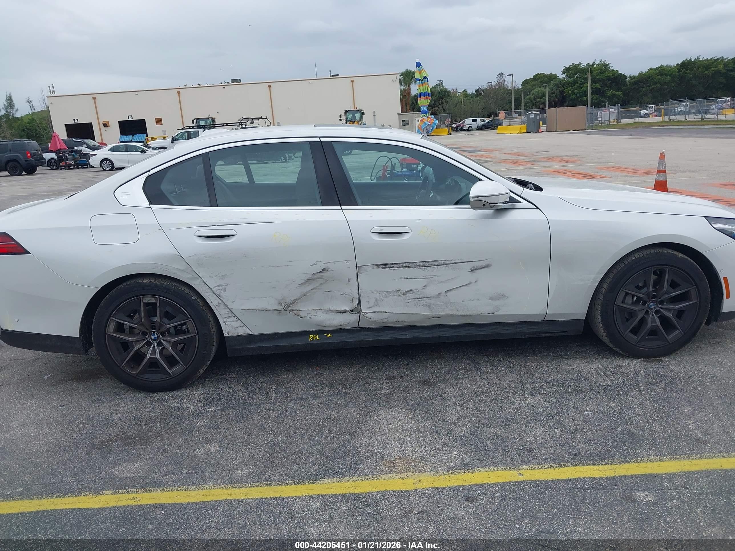BMW 530I image 6