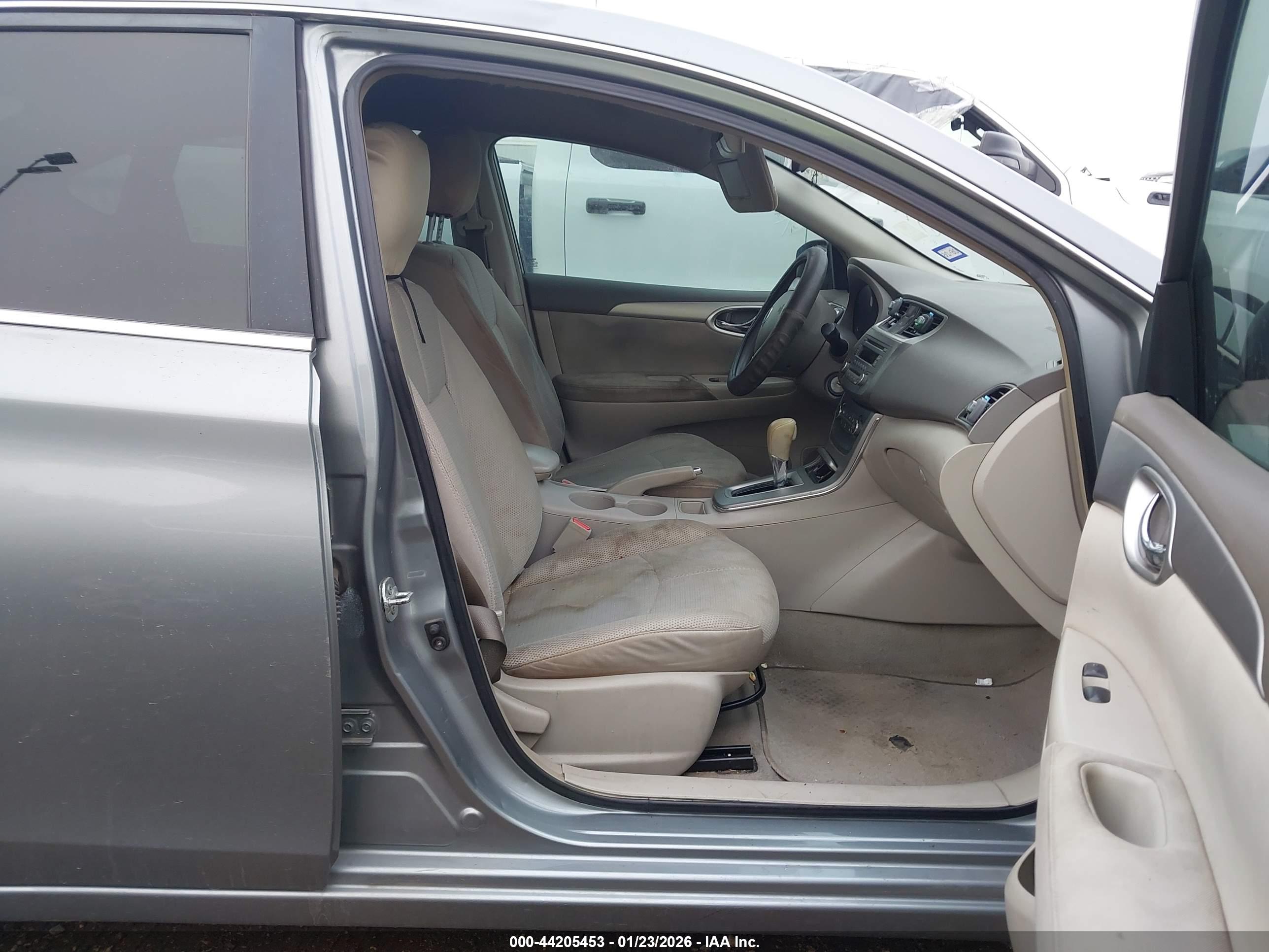 NISSAN SENTRA image 5