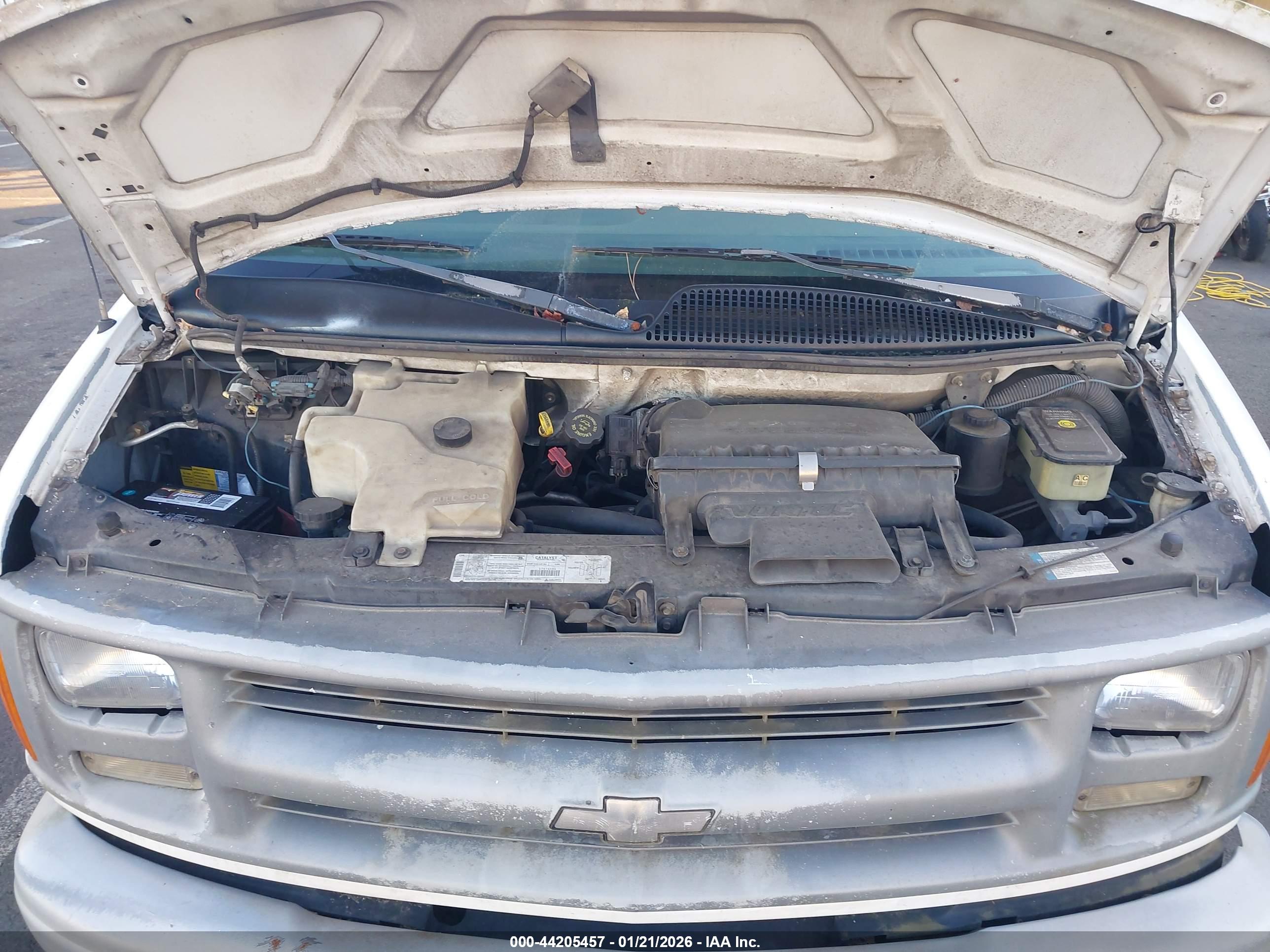 CHEVROLET EXPRESS image 10