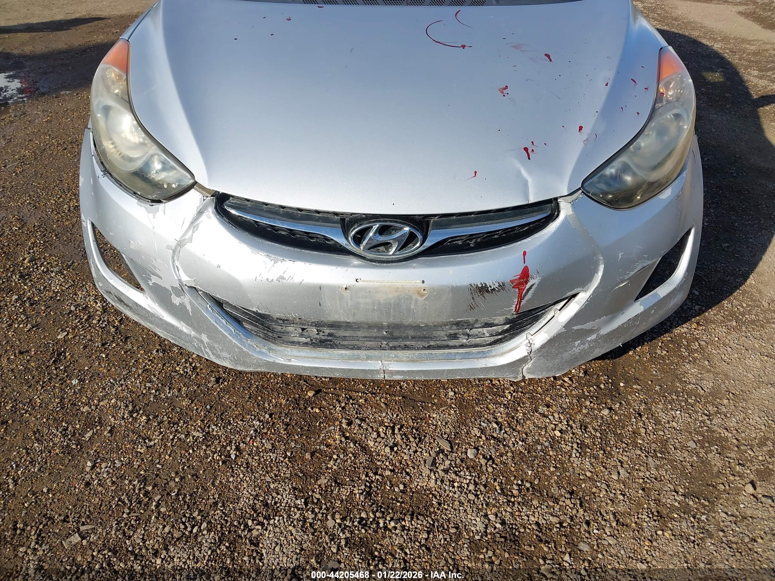 HYUNDAI ELANTRA image 6