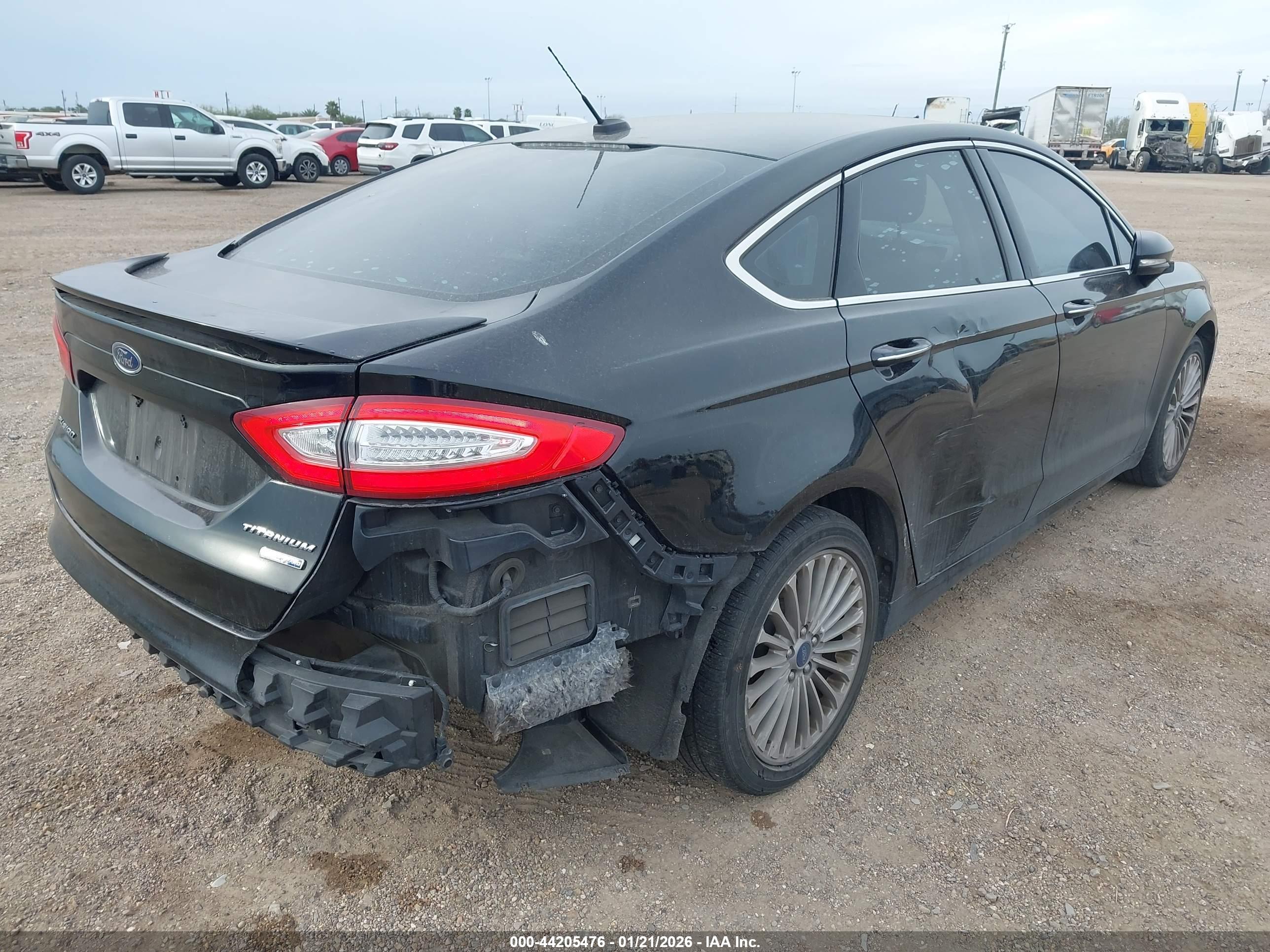 FORD FUSION image 4