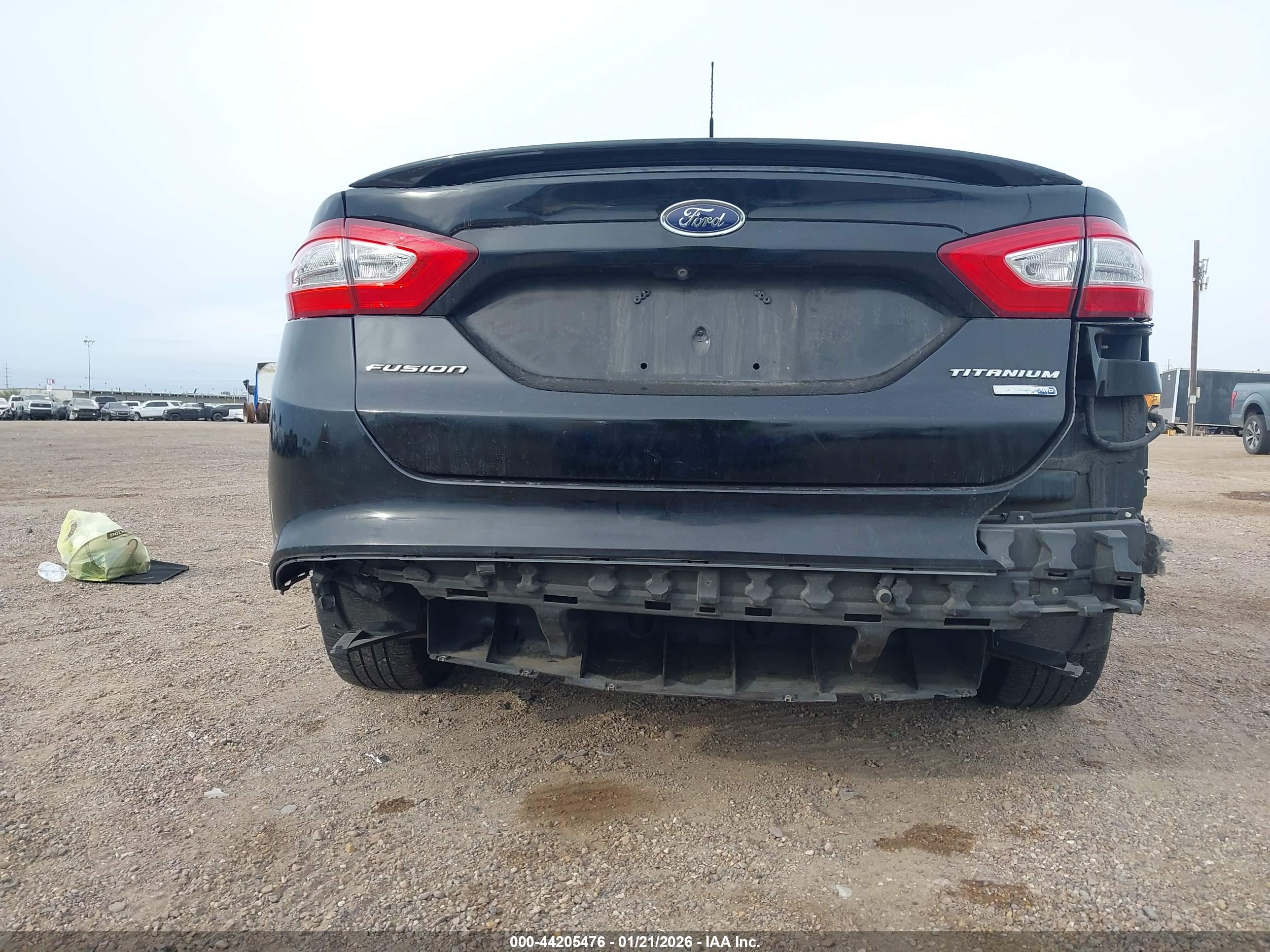 FORD FUSION image 6
