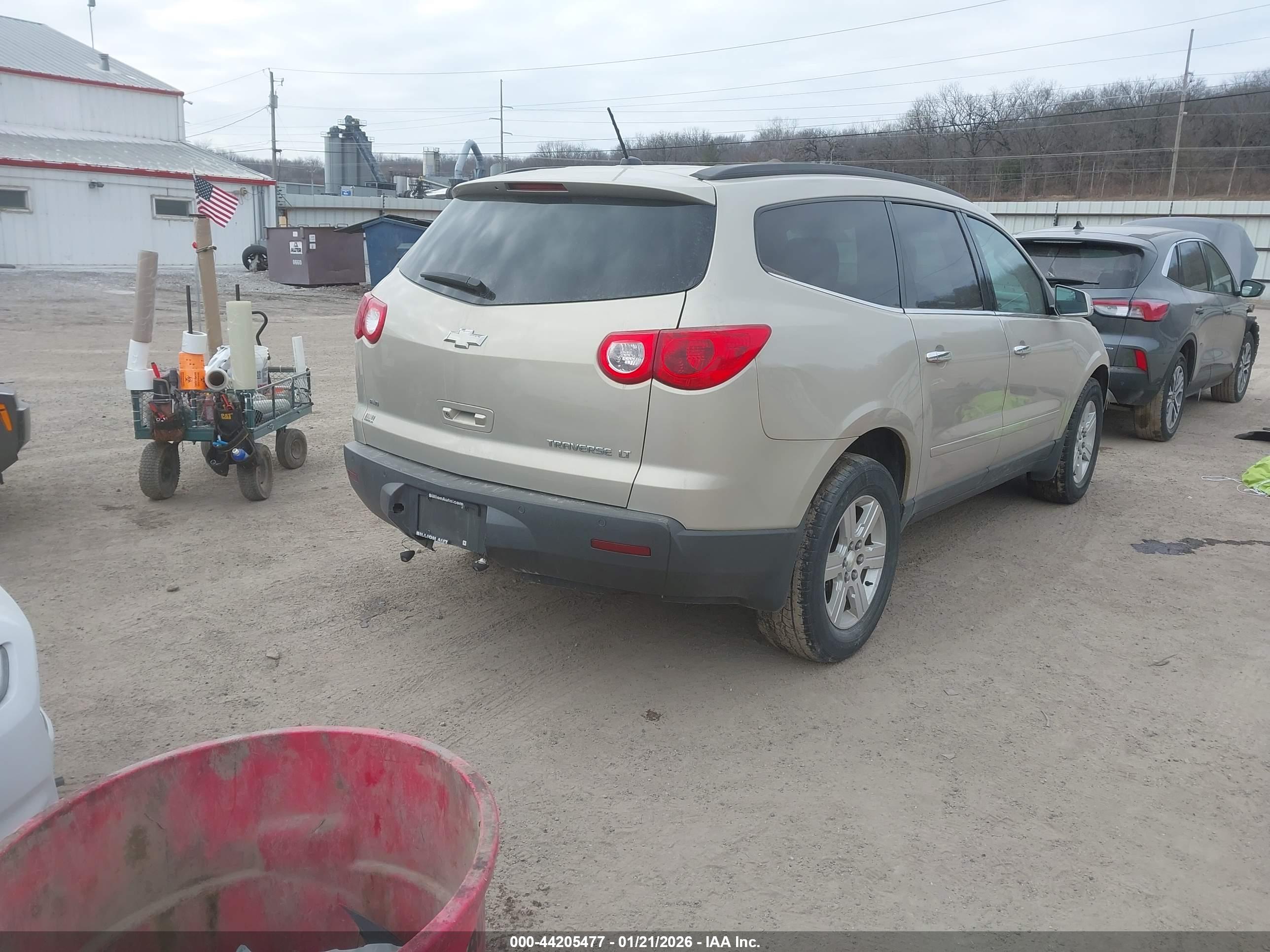 CHEVROLET TRAVERSE image 4
