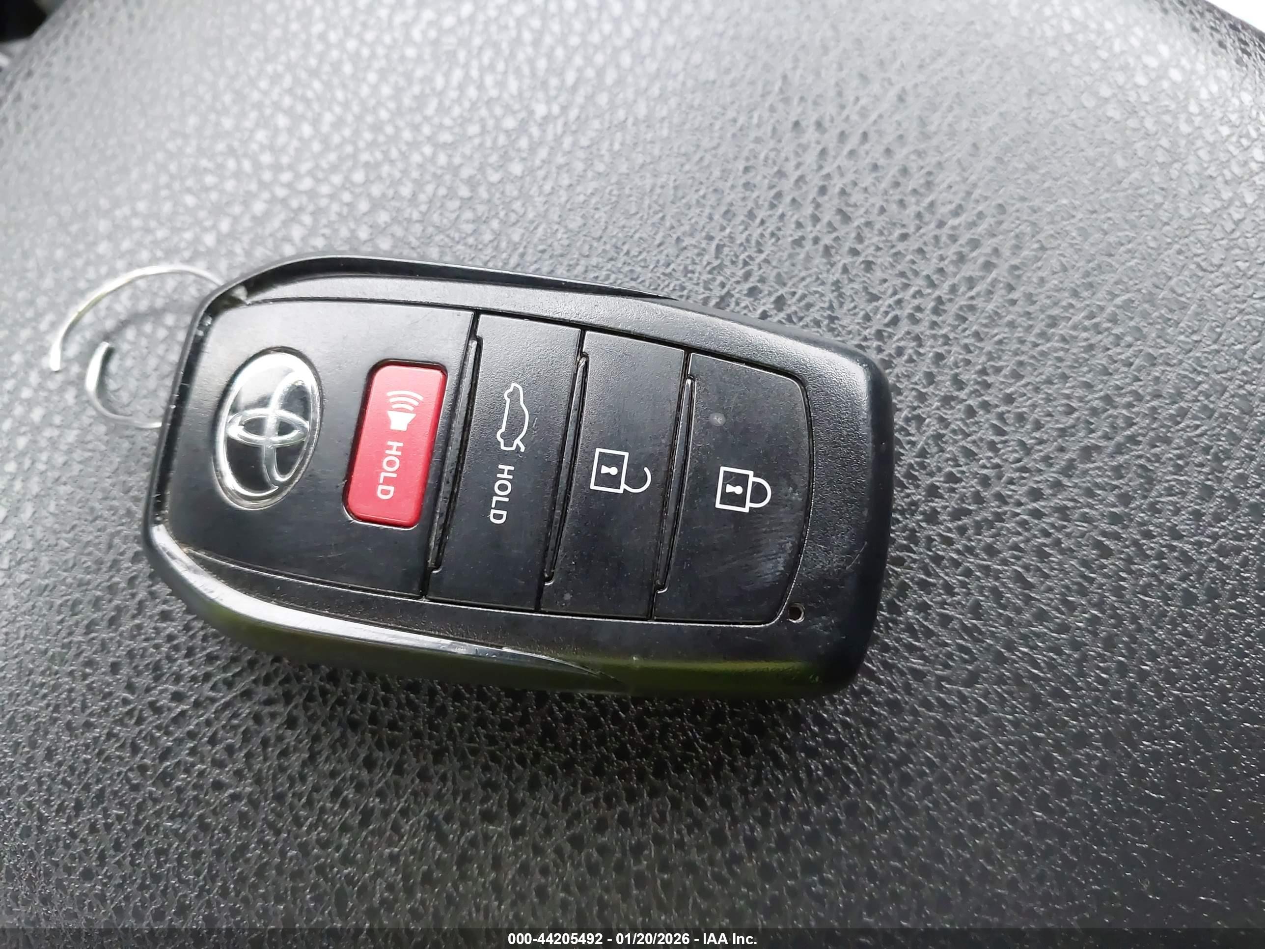 TOYOTA CAMRY image 11