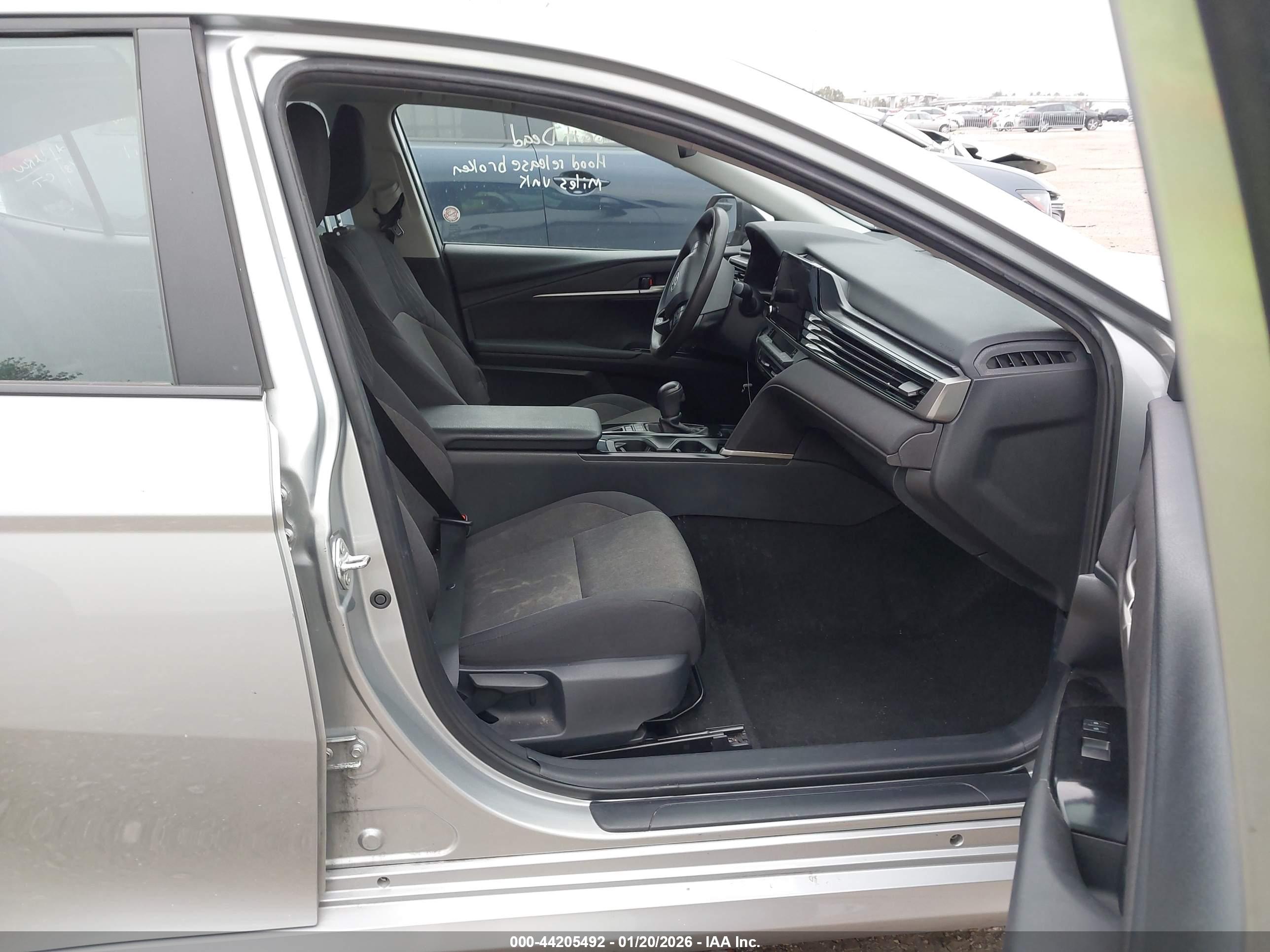 TOYOTA CAMRY image 5