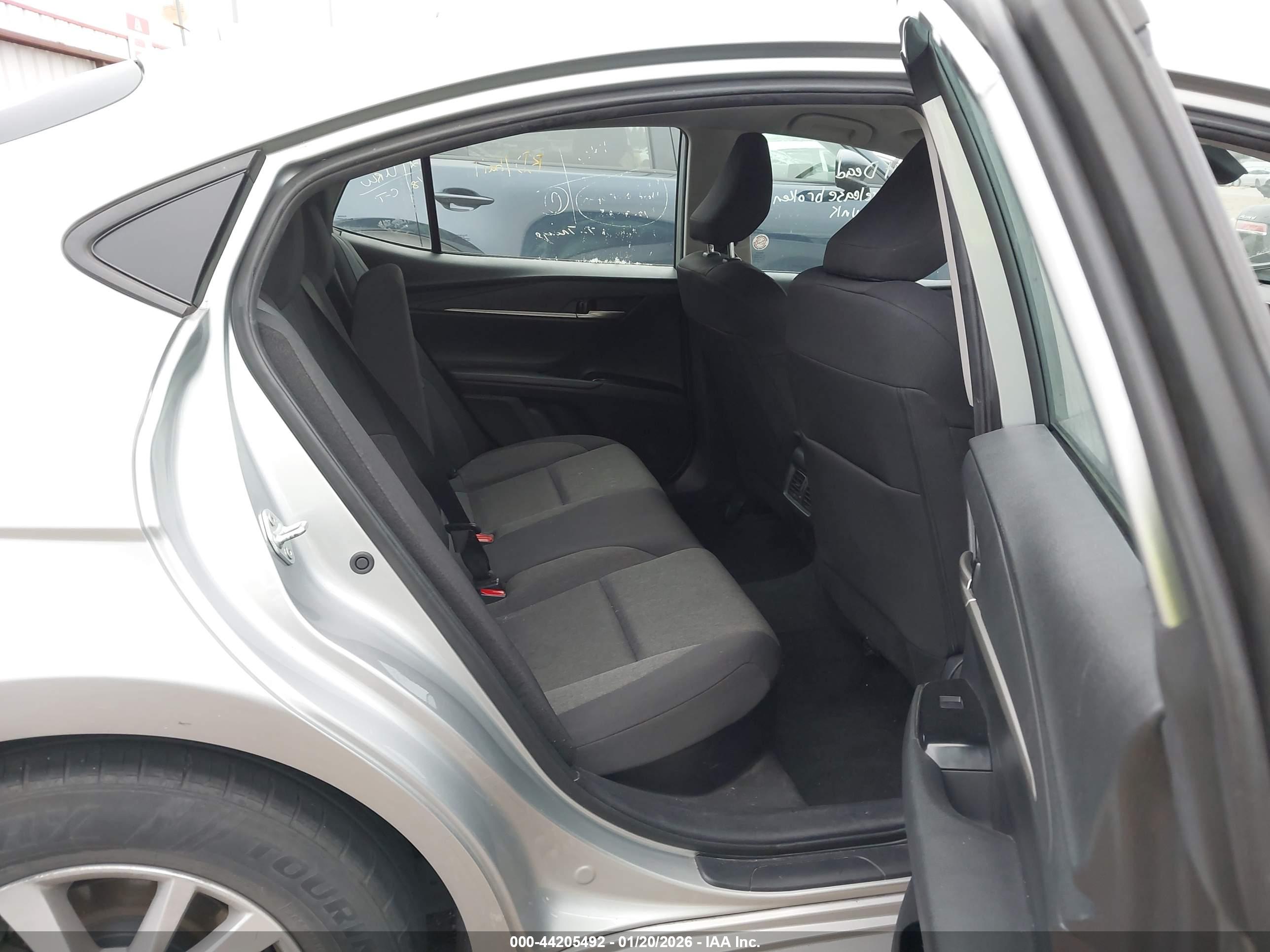 TOYOTA CAMRY image 8