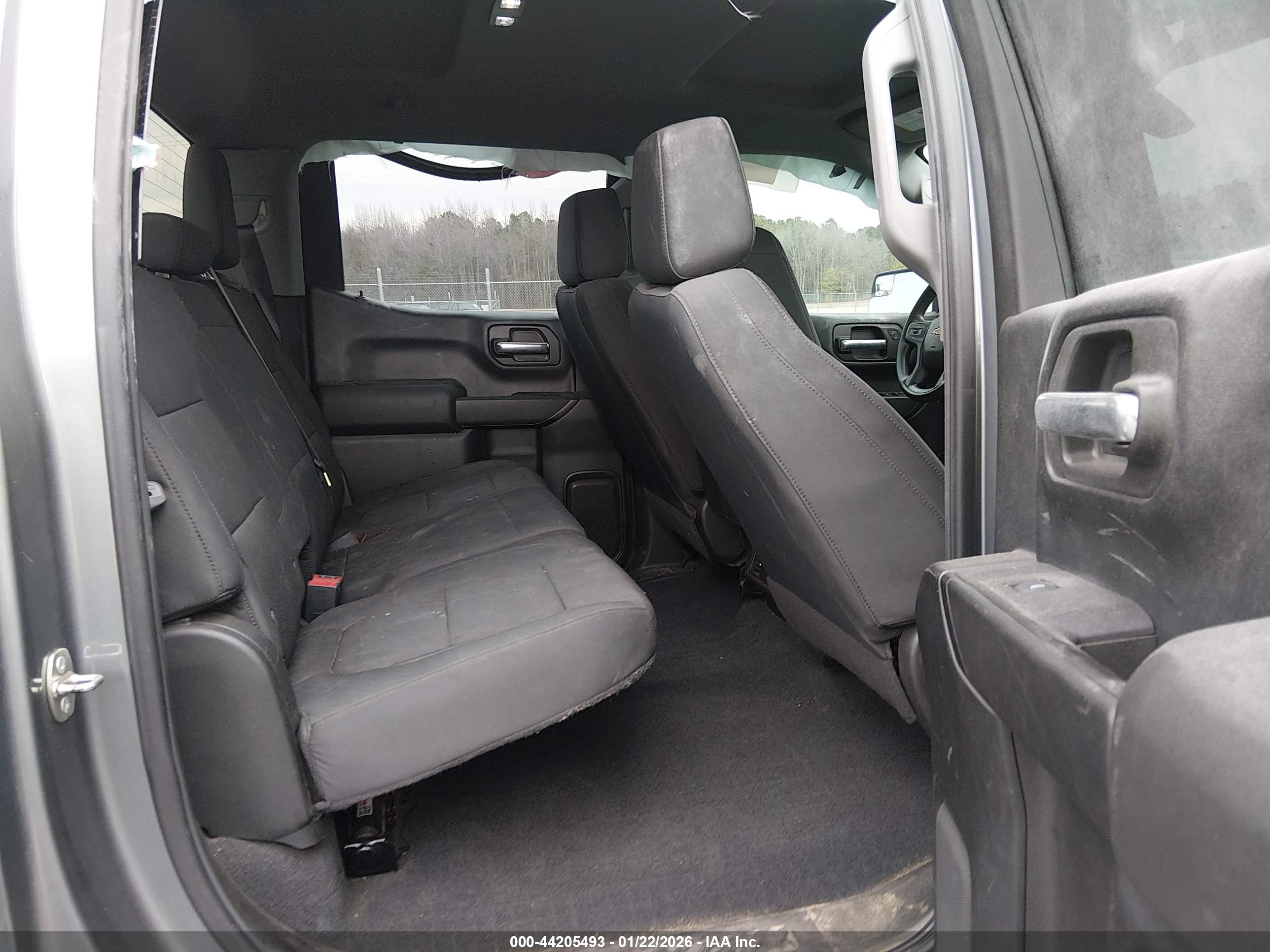 CHEVROLET SILVERADO image 8