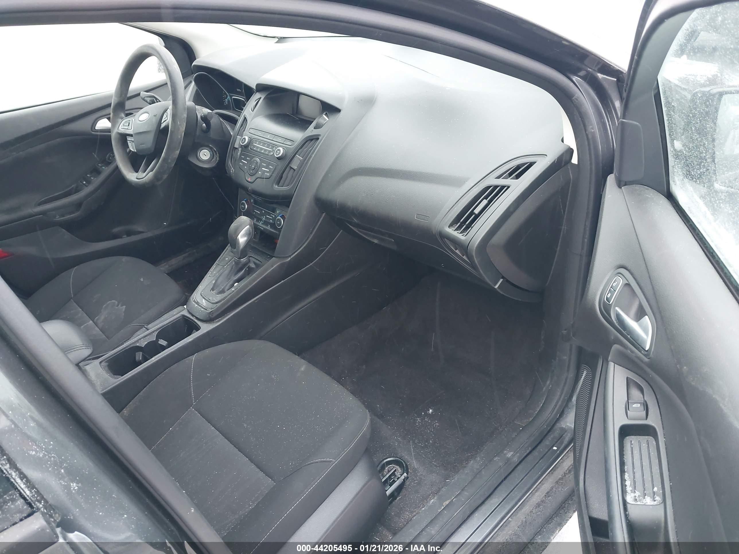 FORD FOCUS image 5