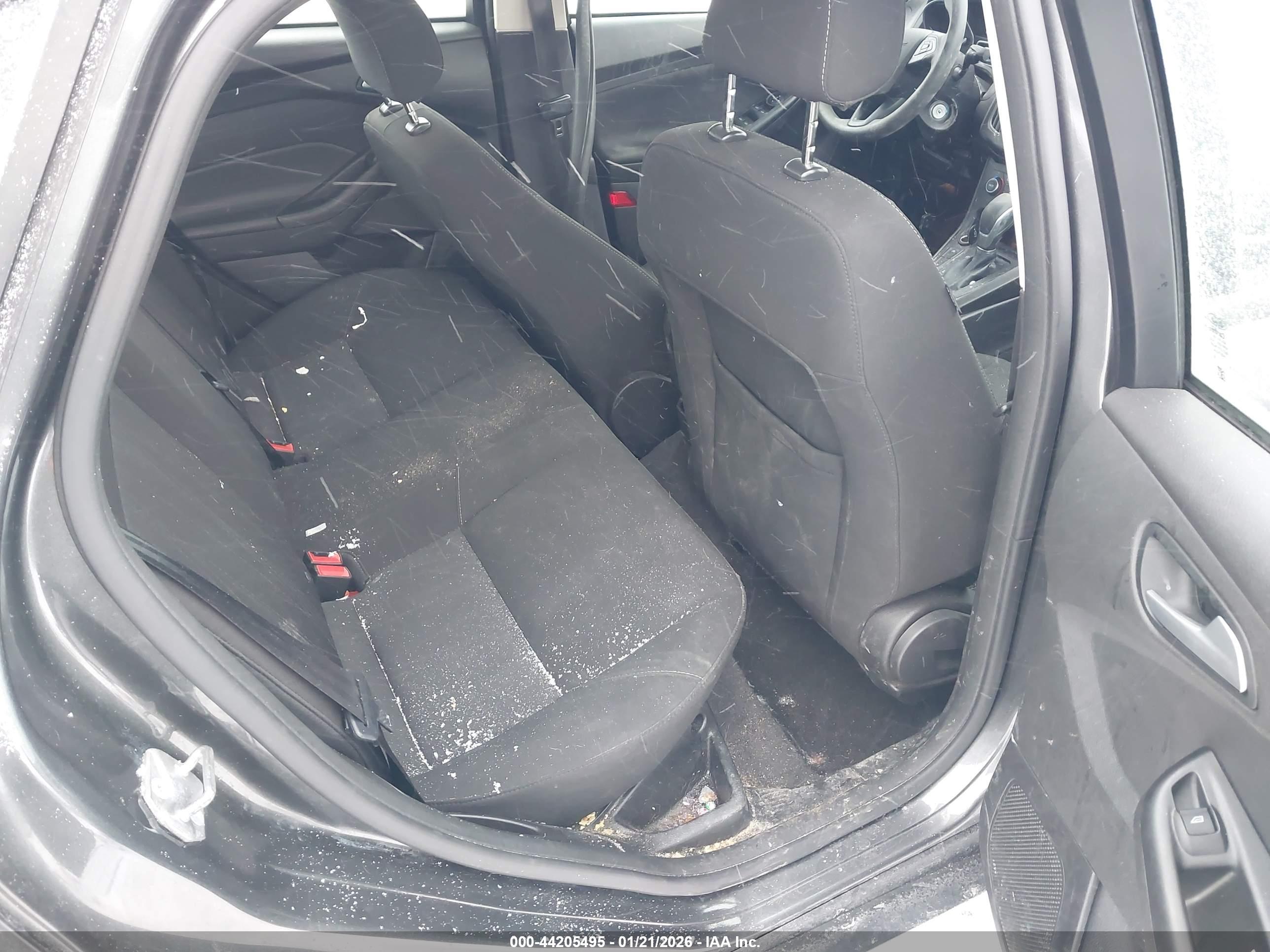 FORD FOCUS image 8