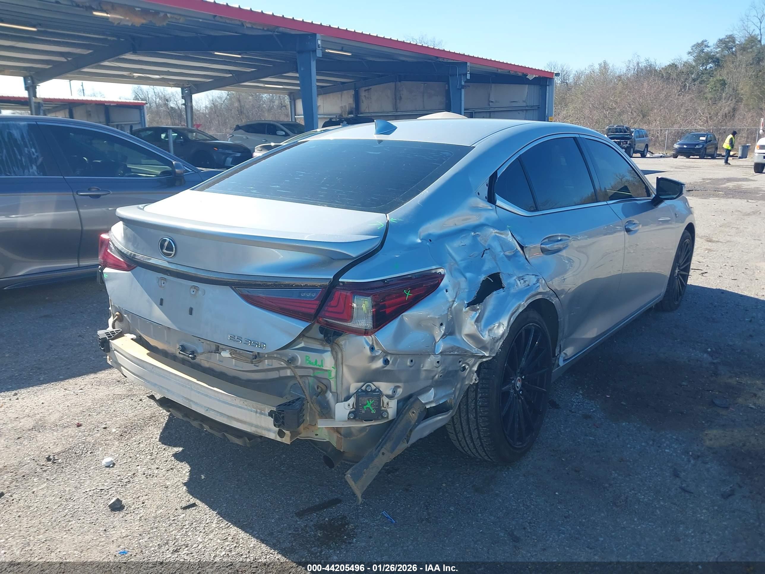 LEXUS ES image 4