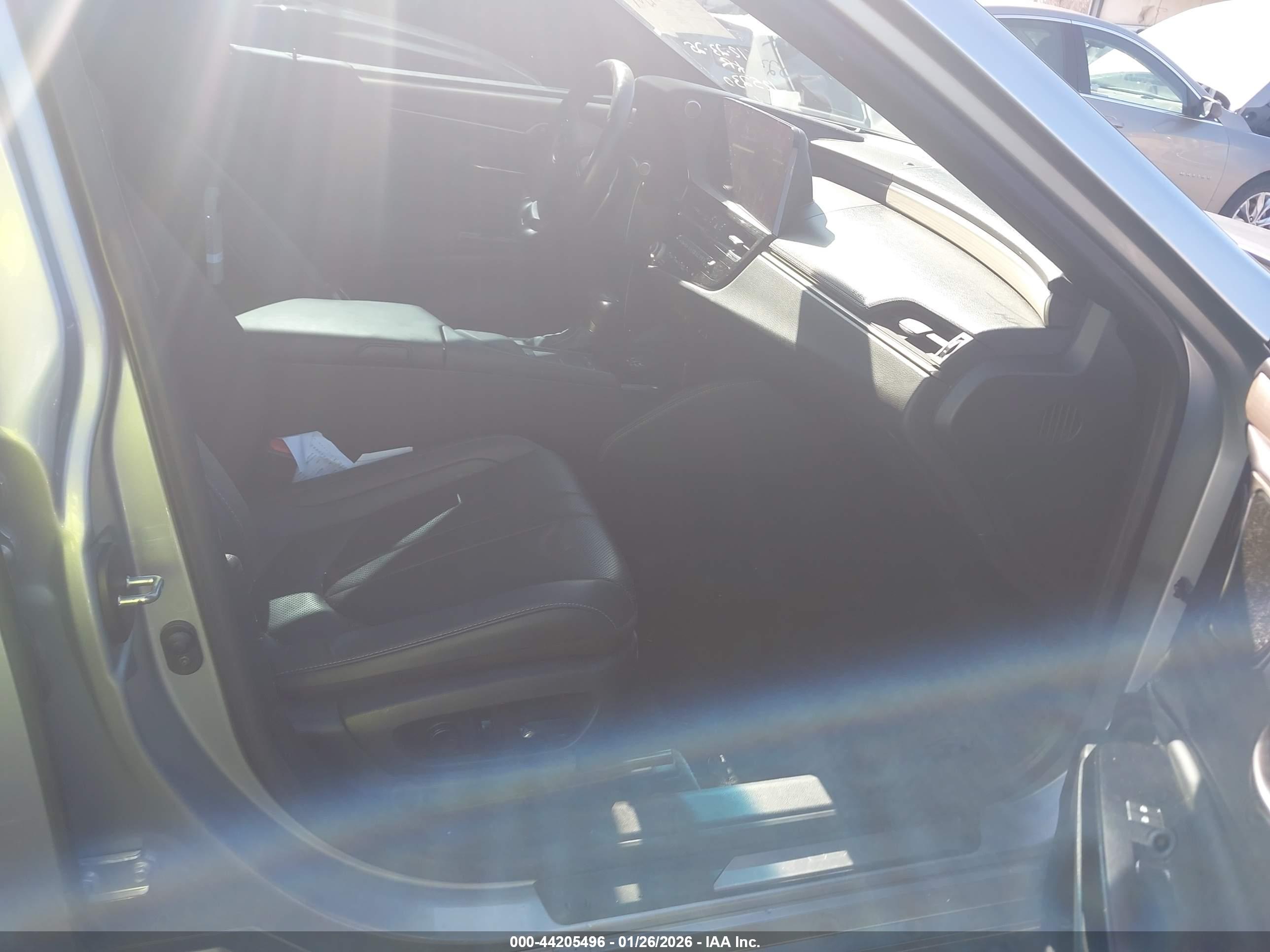 LEXUS ES image 5