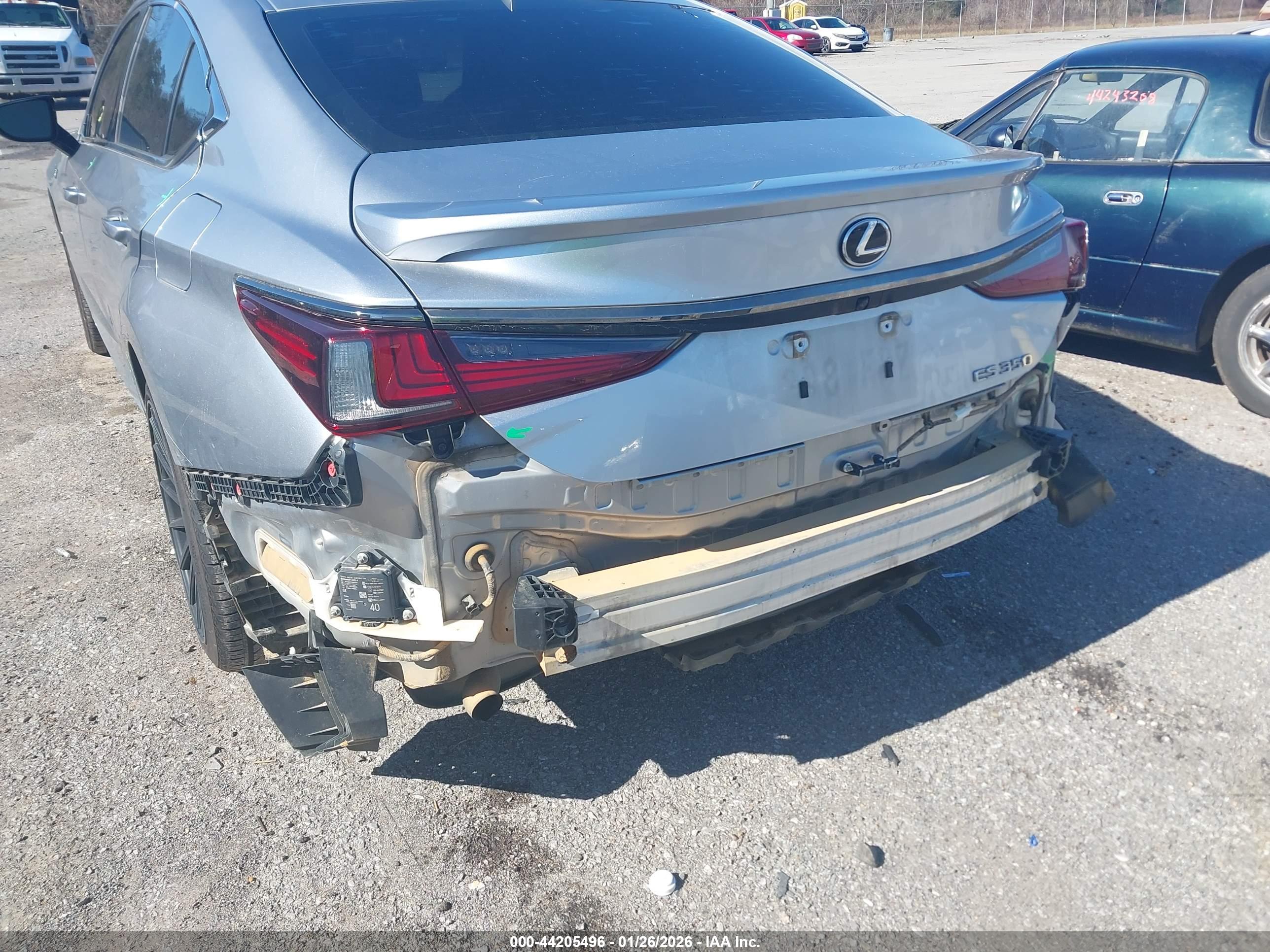 LEXUS ES image 6
