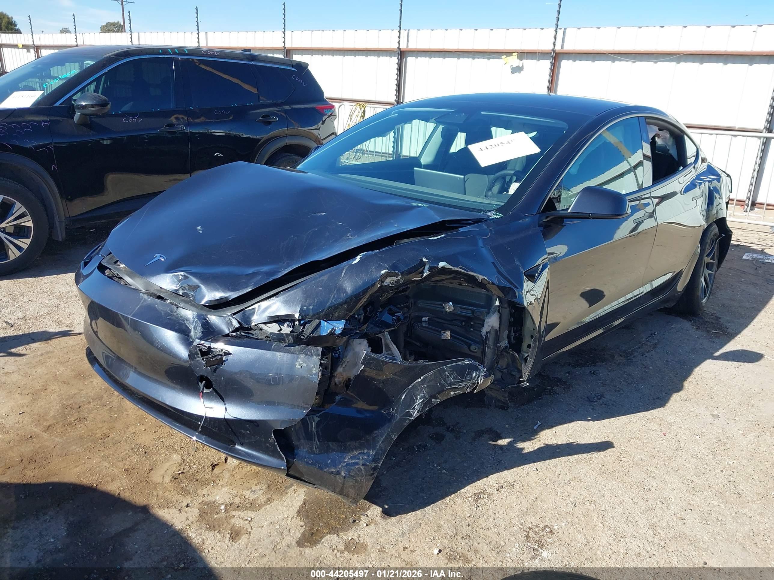 TESLA MODEL image 2