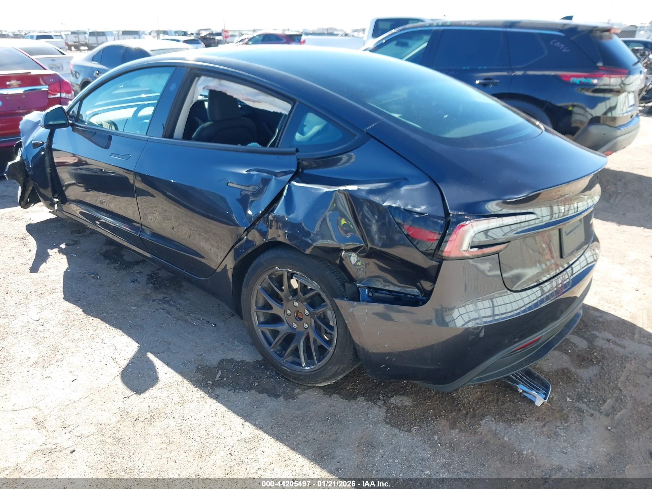 TESLA MODEL image 3