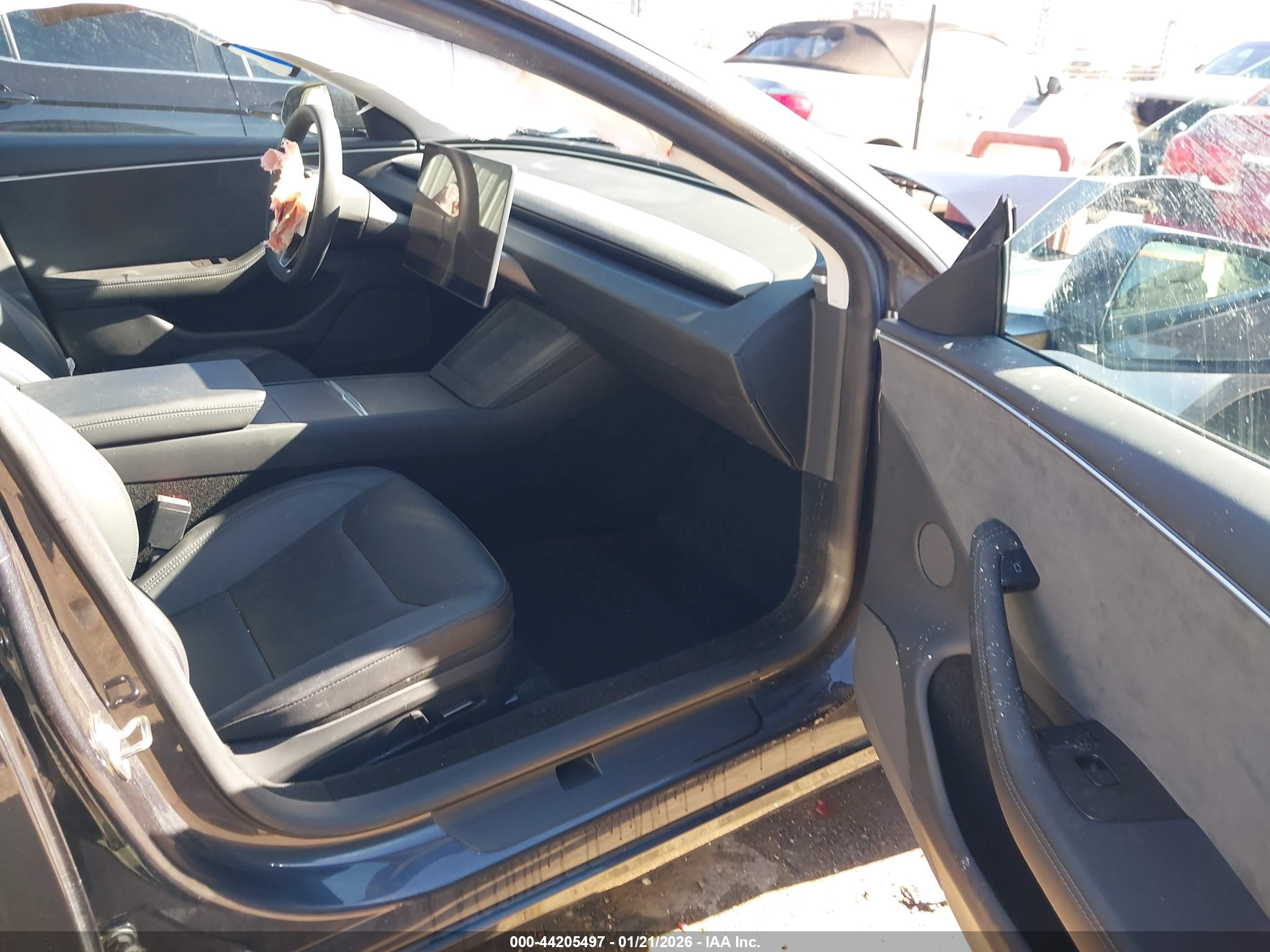 TESLA MODEL image 5