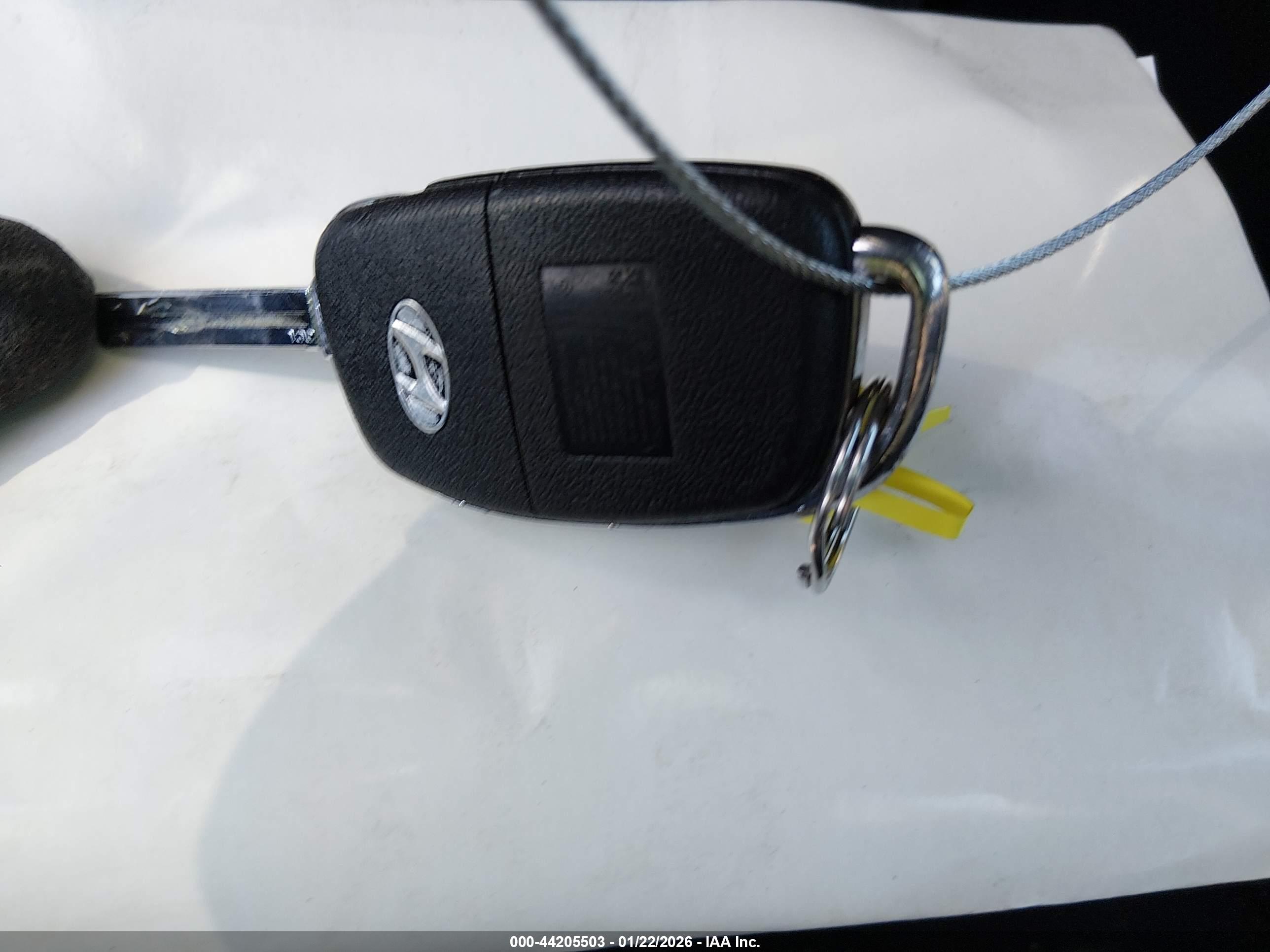HYUNDAI ACCENT image 11