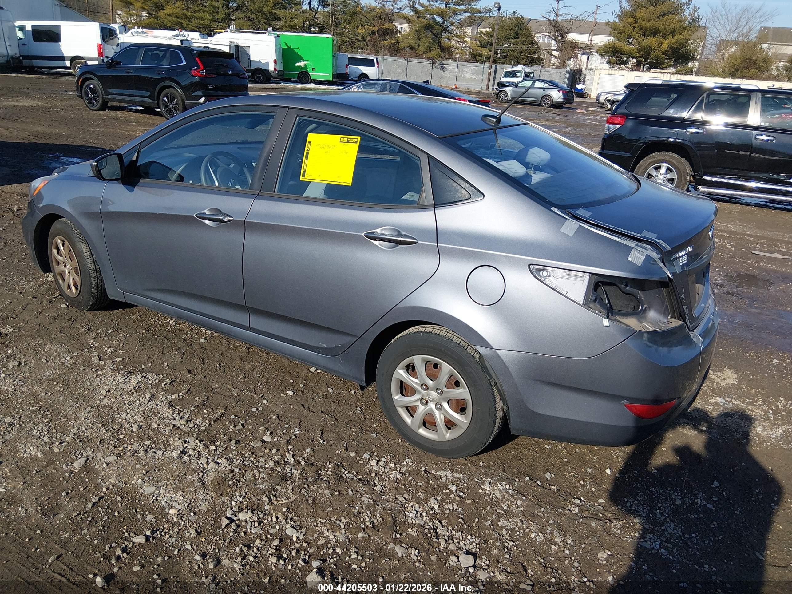 HYUNDAI ACCENT image 3