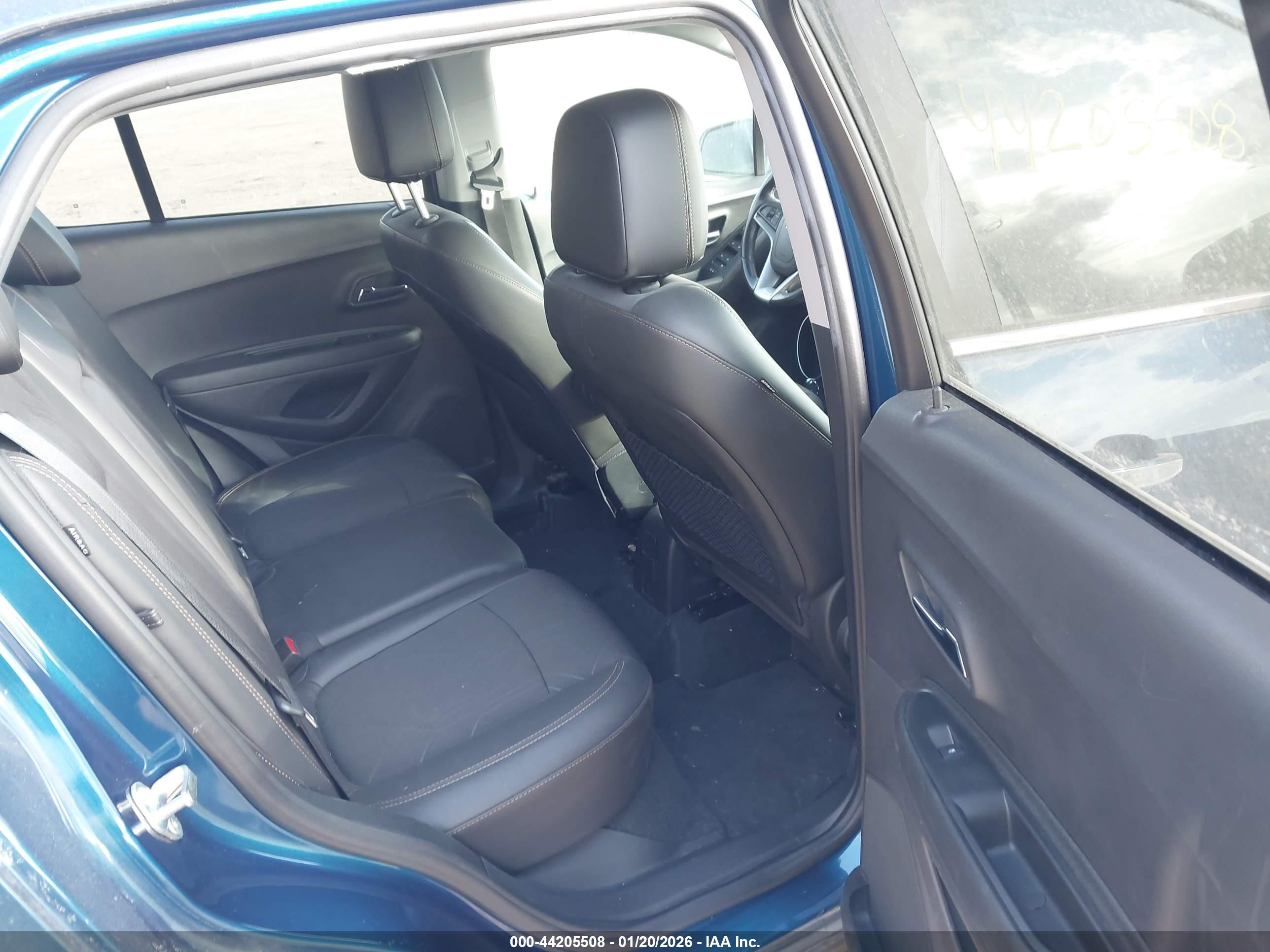 CHEVROLET TRAX image 8