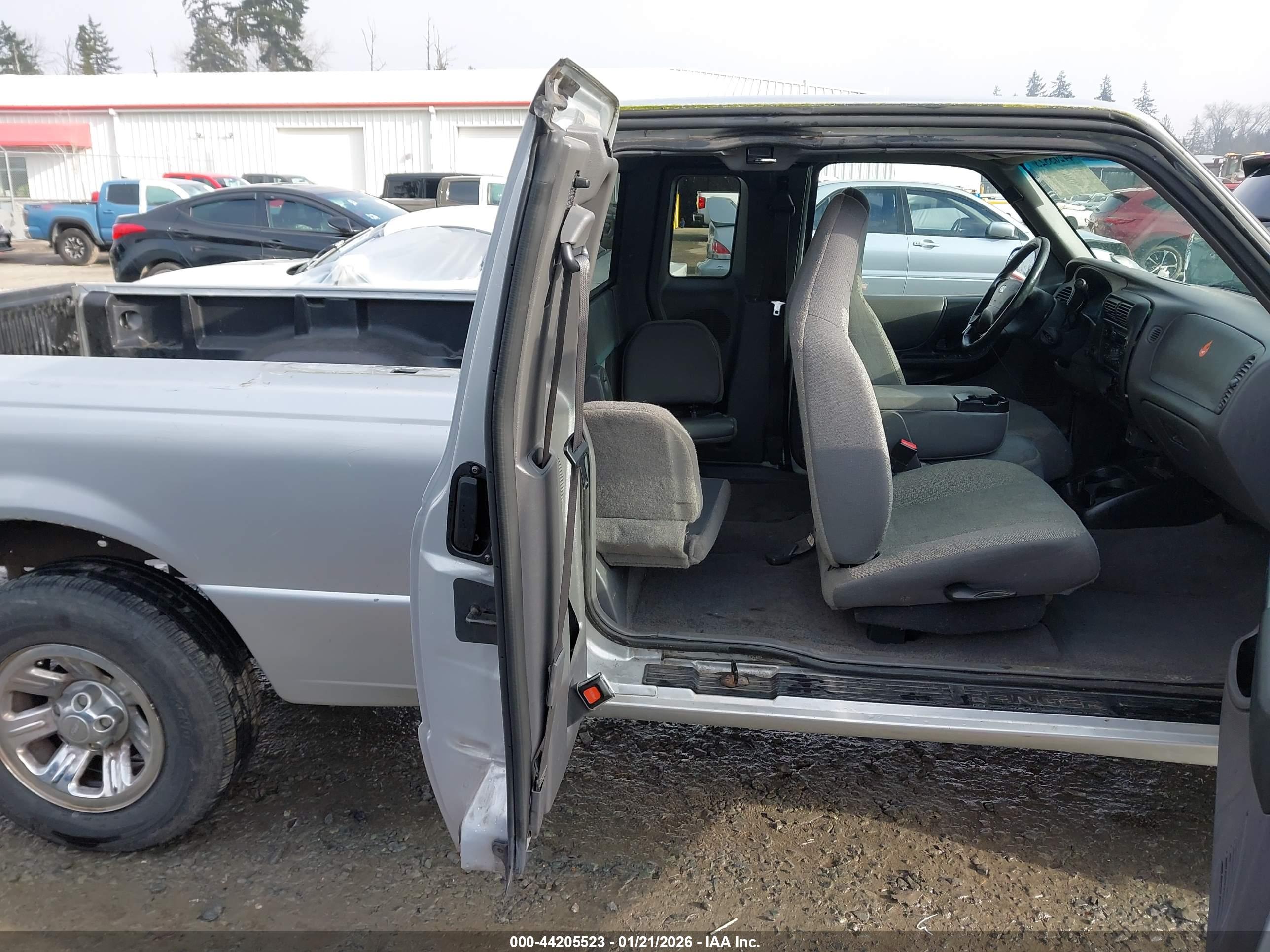 FORD RANGER image 8