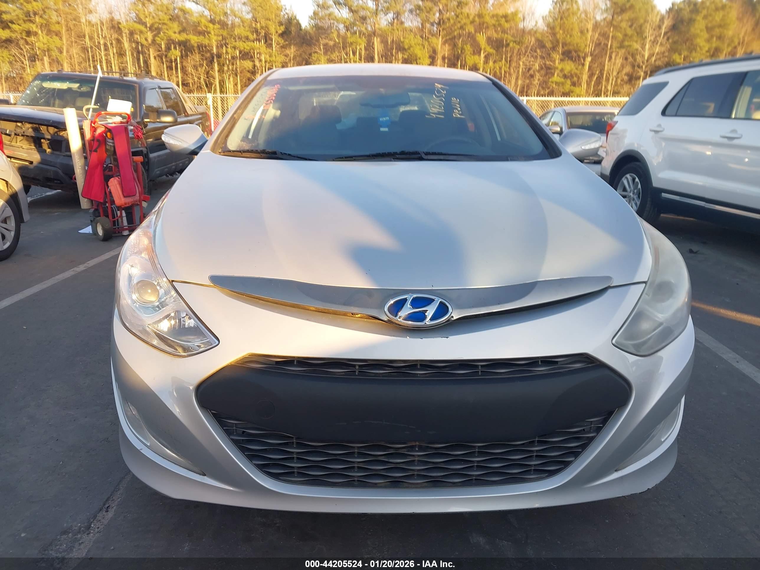 HYUNDAI SONATA image 6