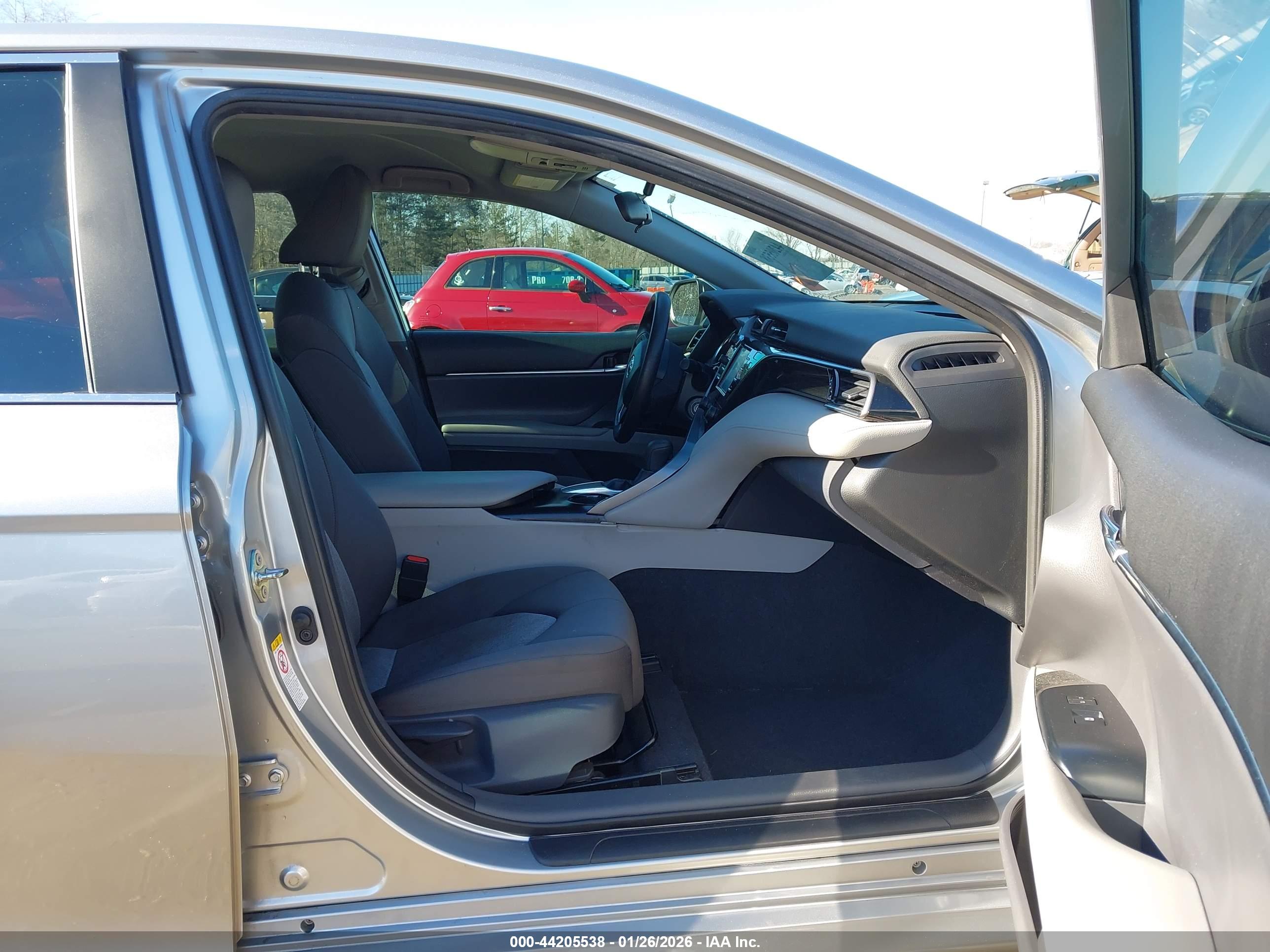 TOYOTA CAMRY image 5