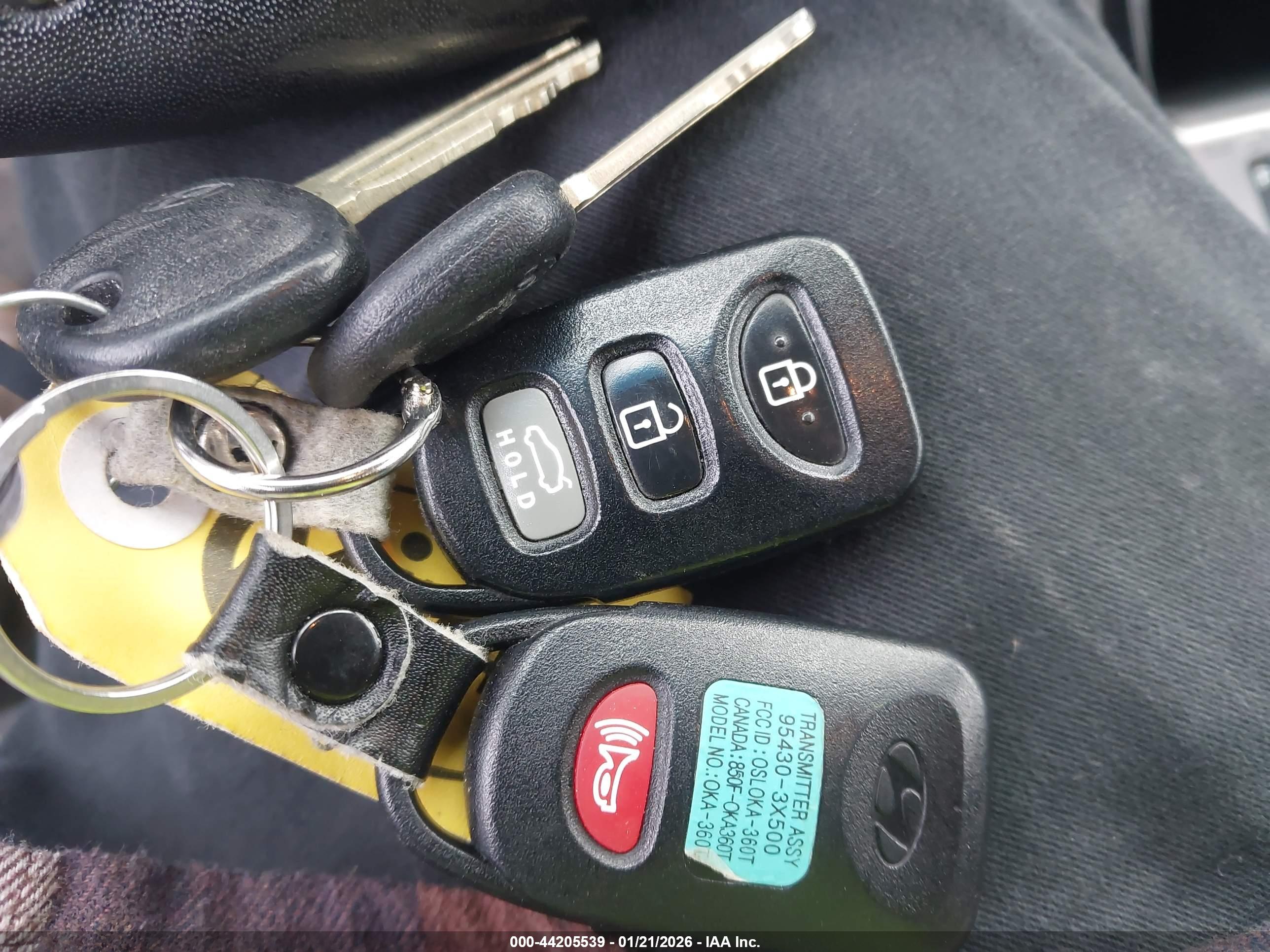 HYUNDAI ELANTRA image 11